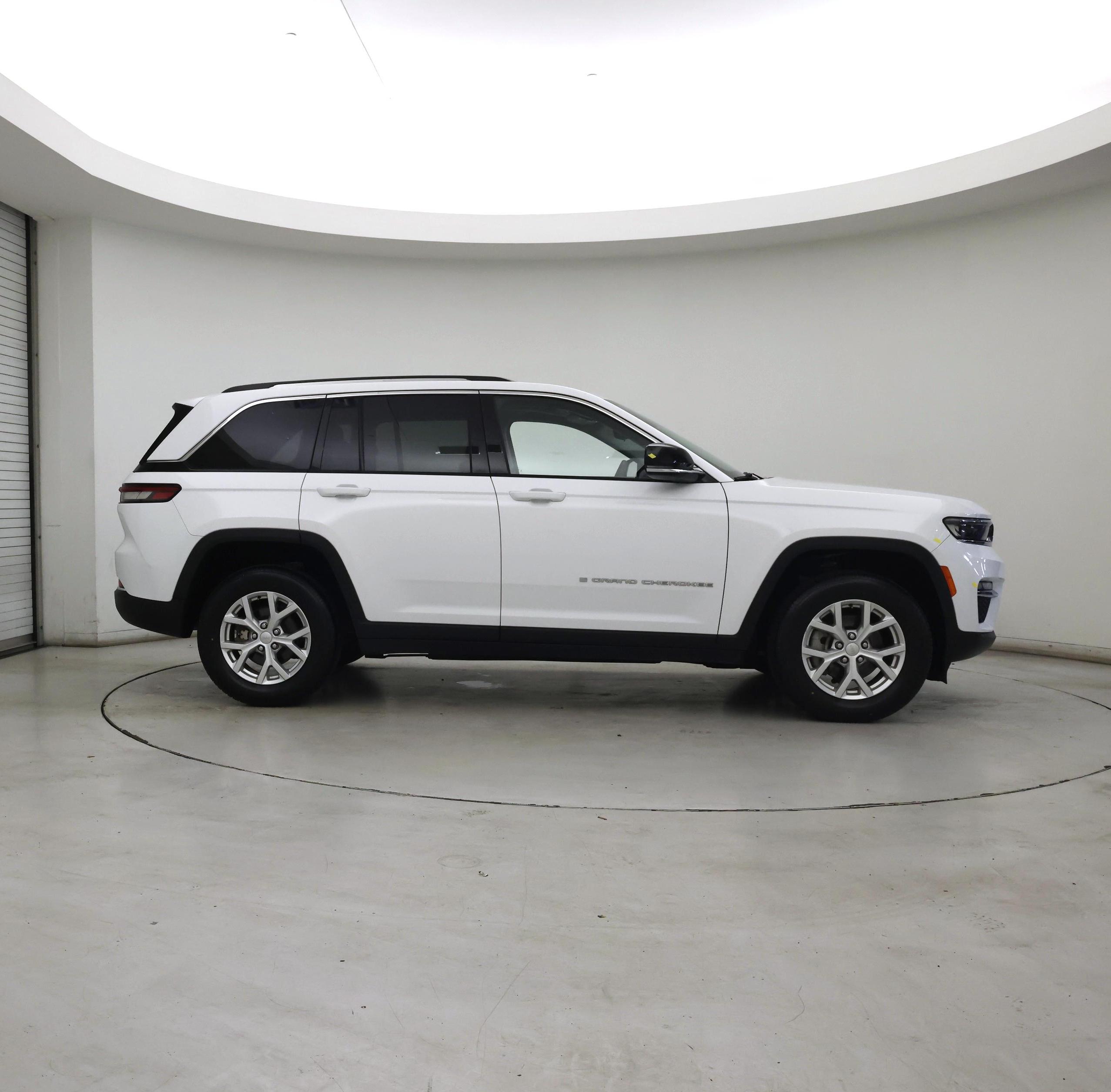 Thumbnail: 2023 Jeep Grand Cherokee - 7