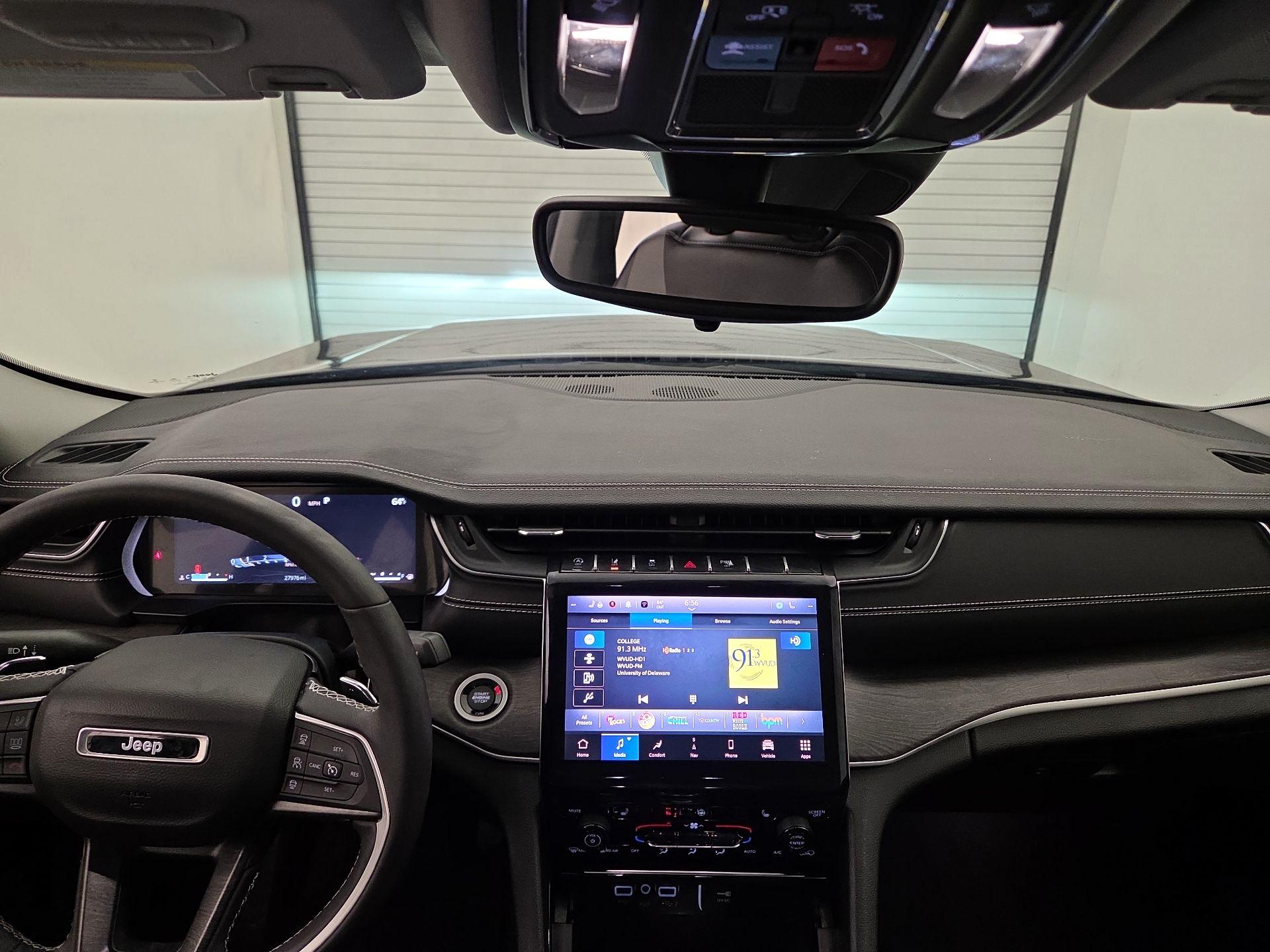 Thumbnail: 2023 Jeep Grand Cherokee - 9