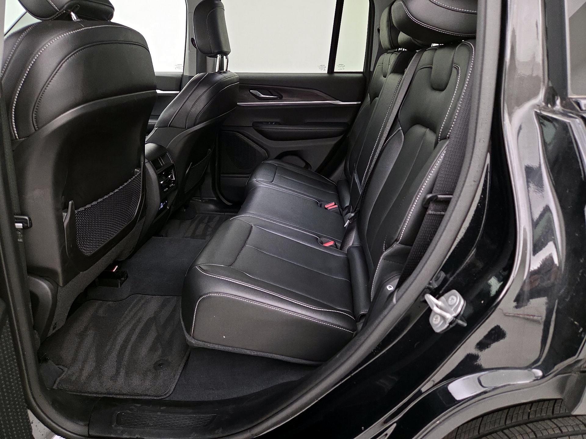 Thumbnail: 2023 Jeep Grand Cherokee - 19