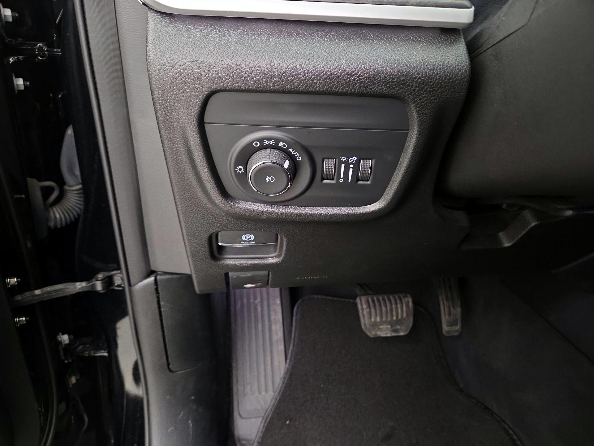 Thumbnail: 2023 Jeep Grand Cherokee - 13