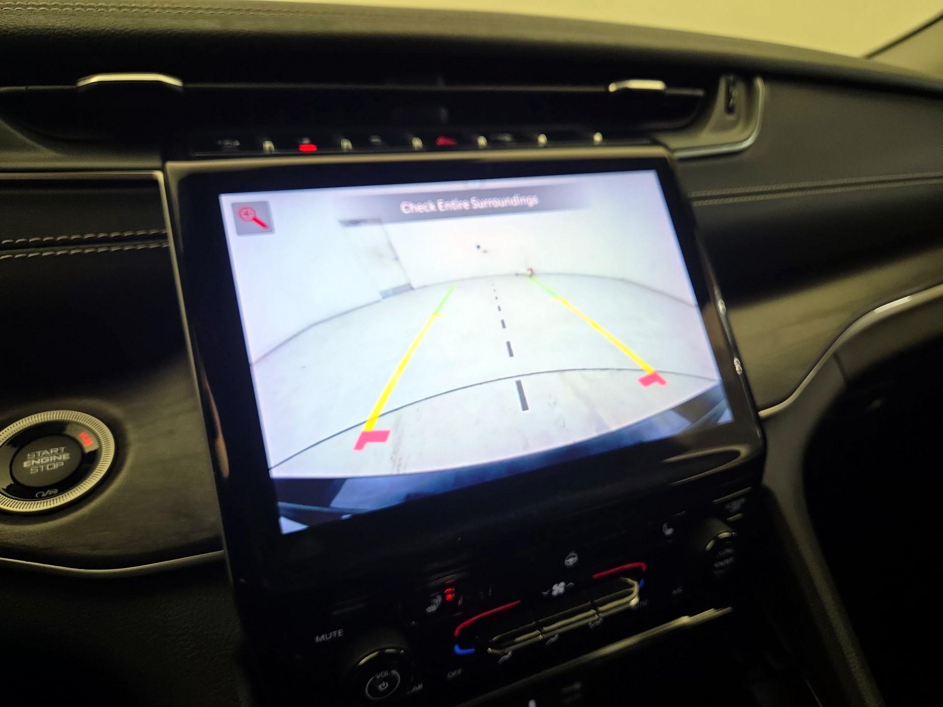 Thumbnail: 2023 Jeep Grand Cherokee - 15