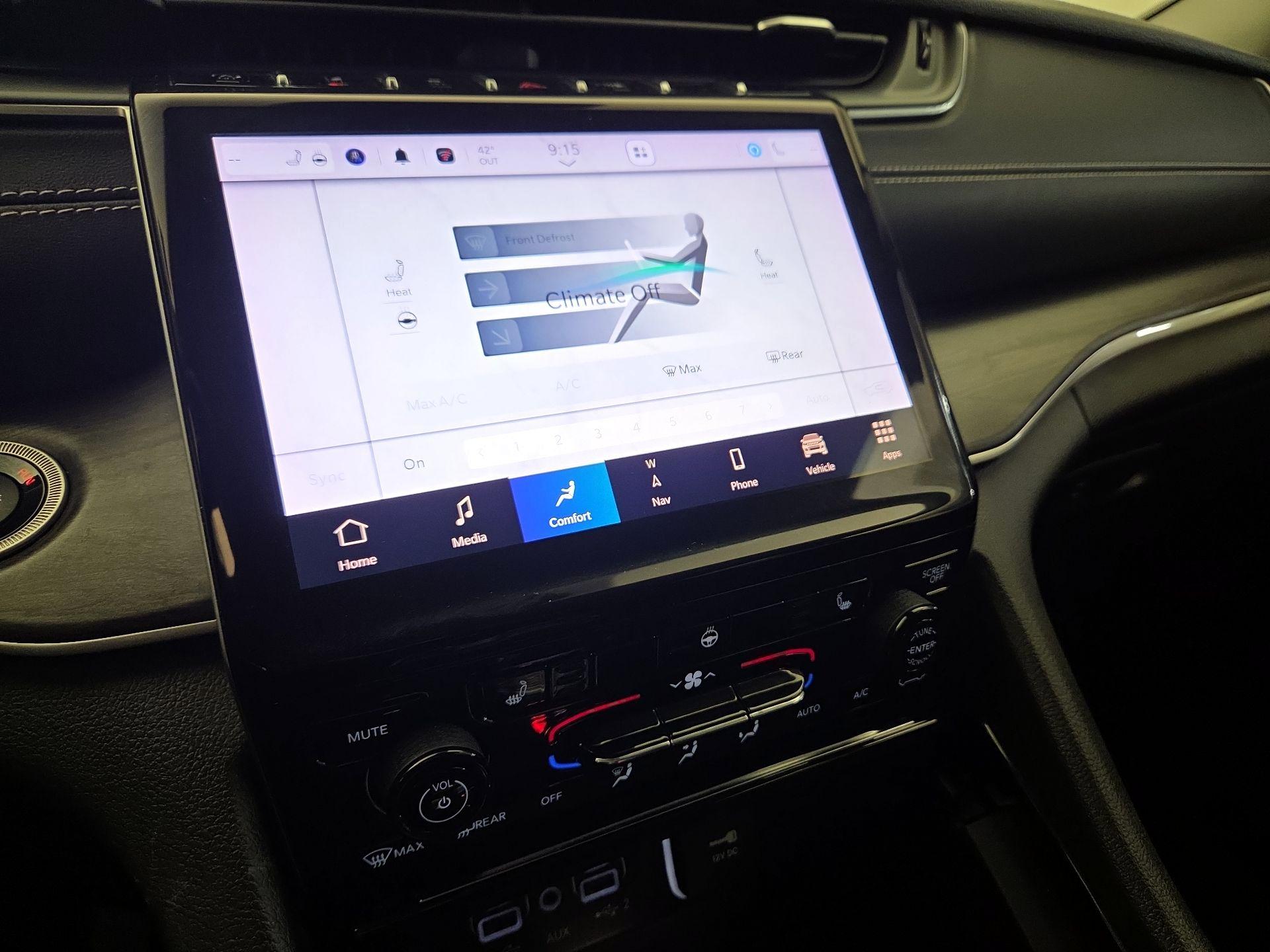 Thumbnail: 2023 Jeep Grand Cherokee - 17