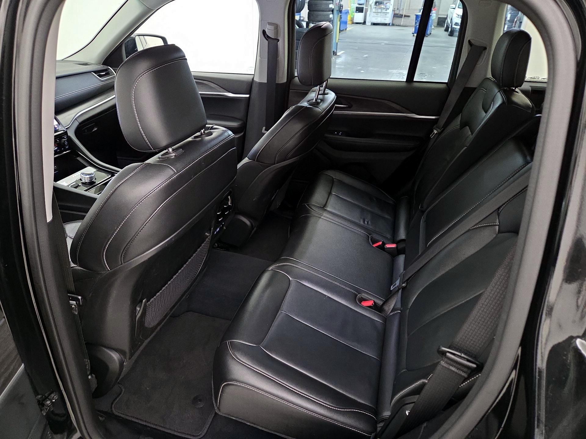 Thumbnail: 2023 Jeep Grand Cherokee - 20