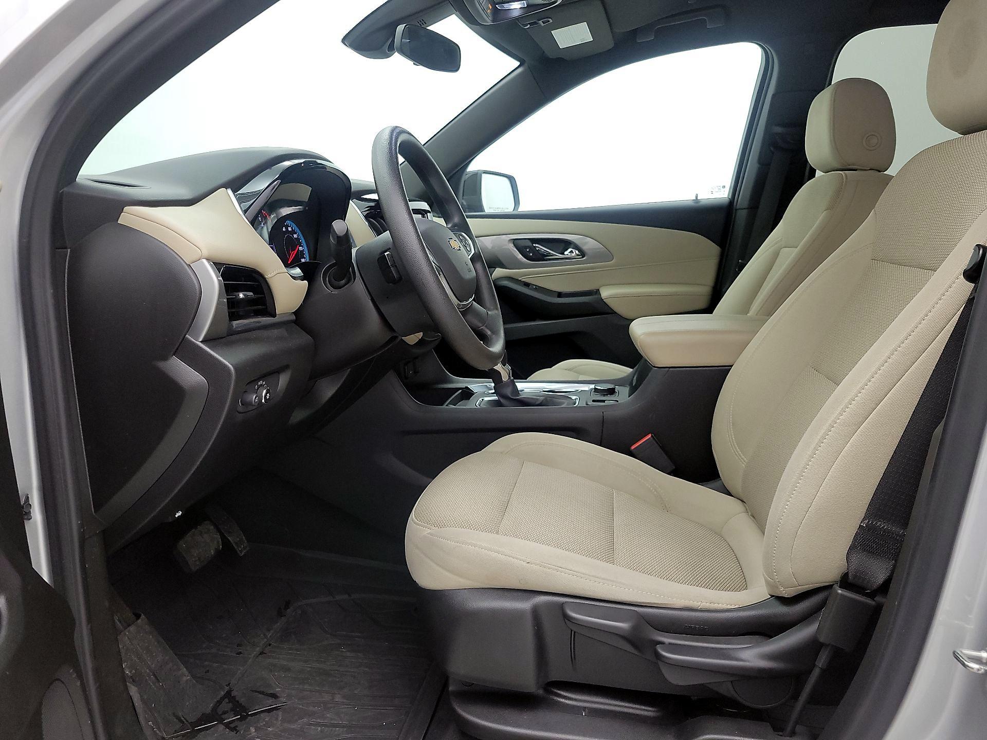 Thumbnail: 2022 Chevrolet Traverse - 11