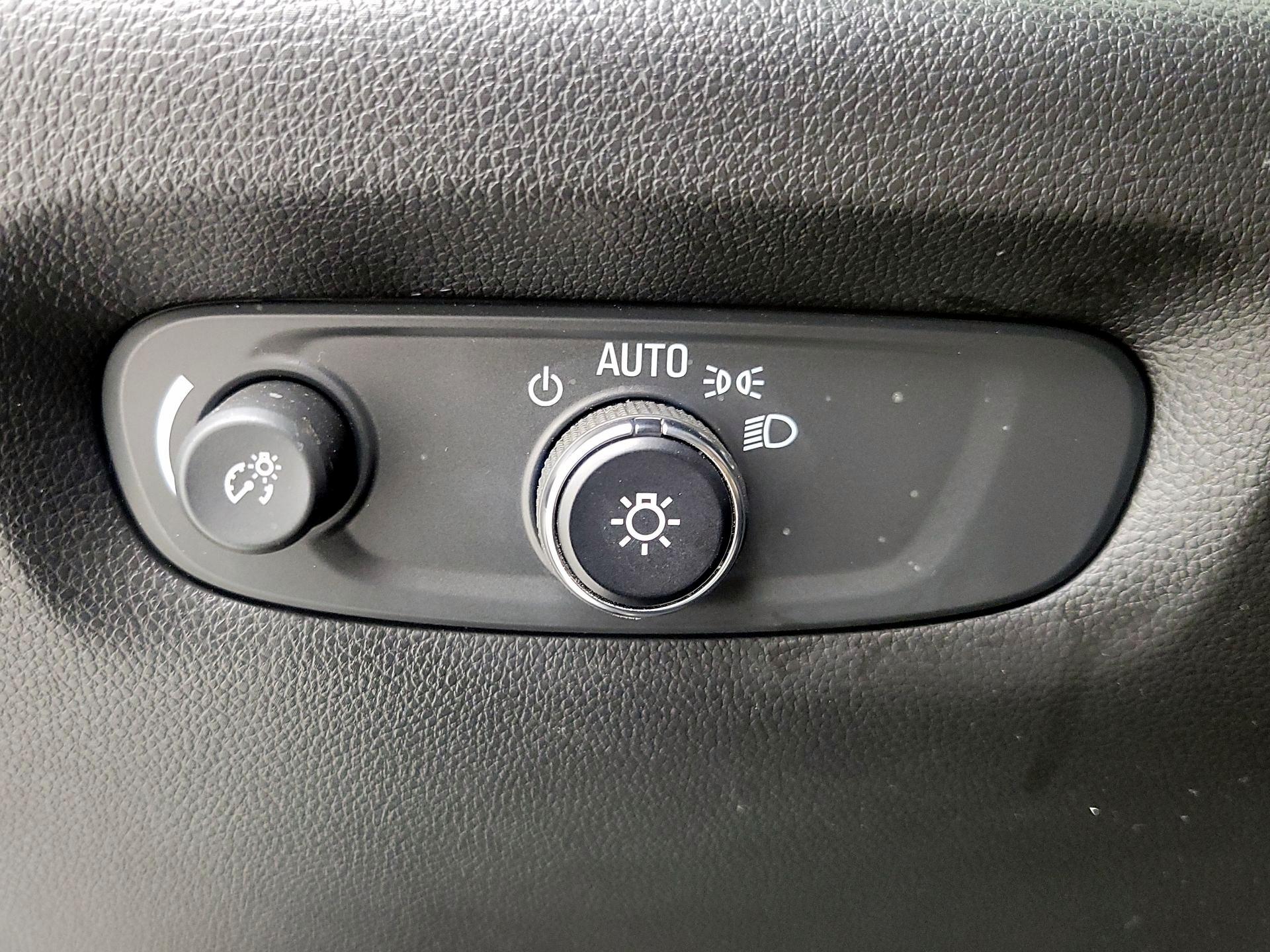 Thumbnail: 2022 Chevrolet Traverse - 13