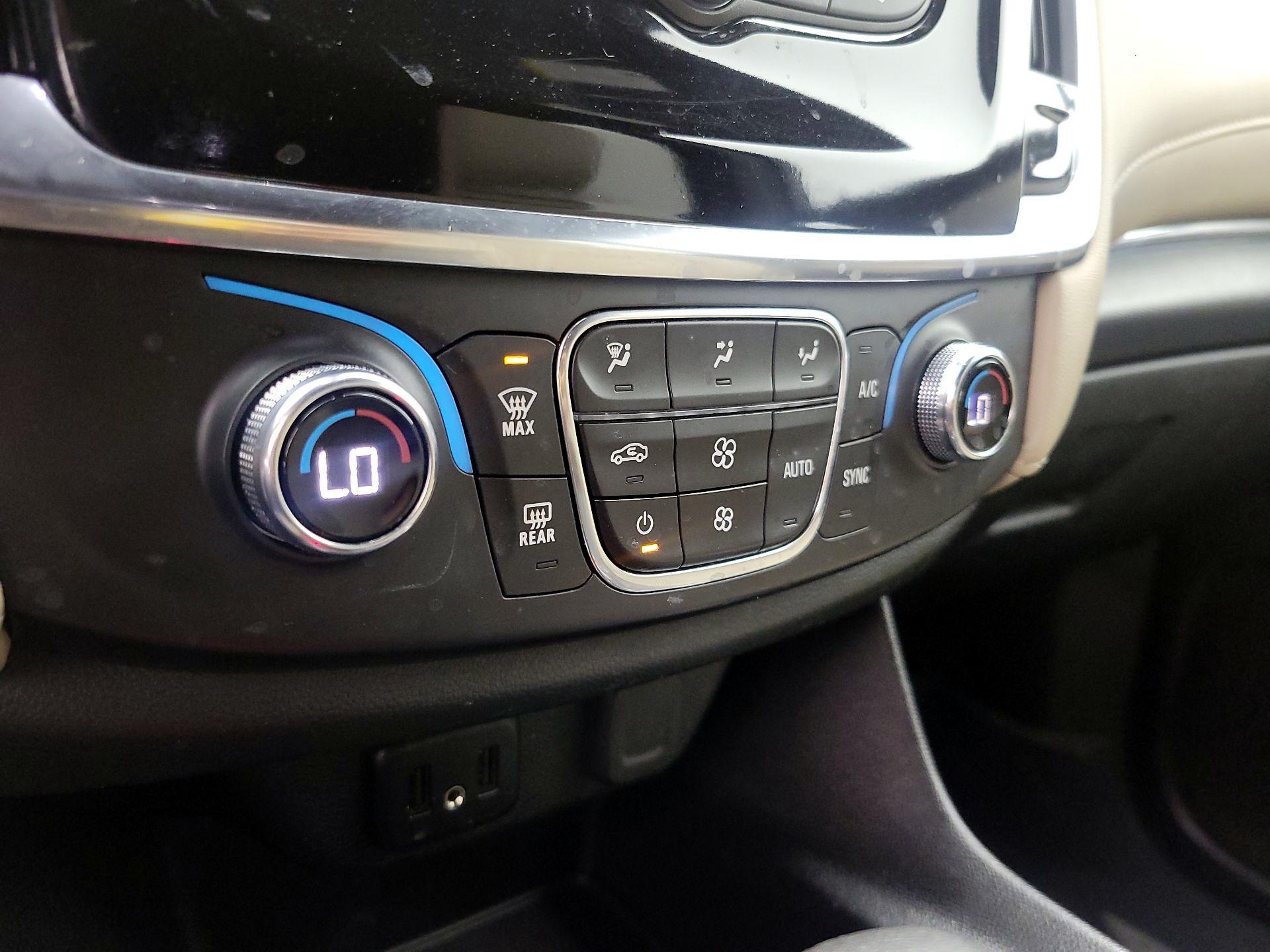 Thumbnail: 2022 Chevrolet Traverse - 16