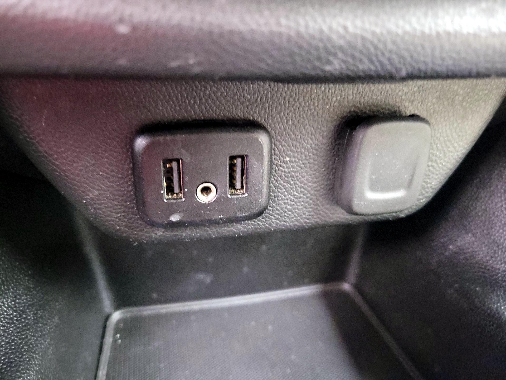 Thumbnail: 2022 Chevrolet Traverse - 18