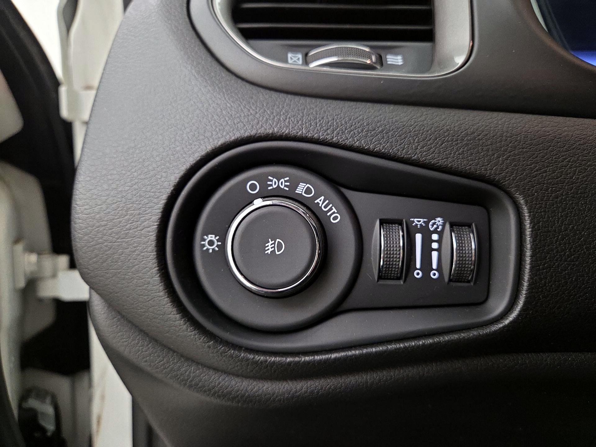 Thumbnail: 2023 Jeep Renegade - 13