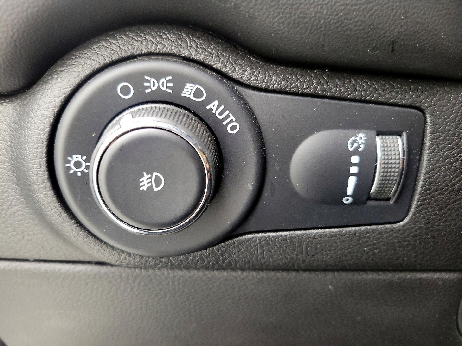 Thumbnail: 2022 Dodge Durango - 13