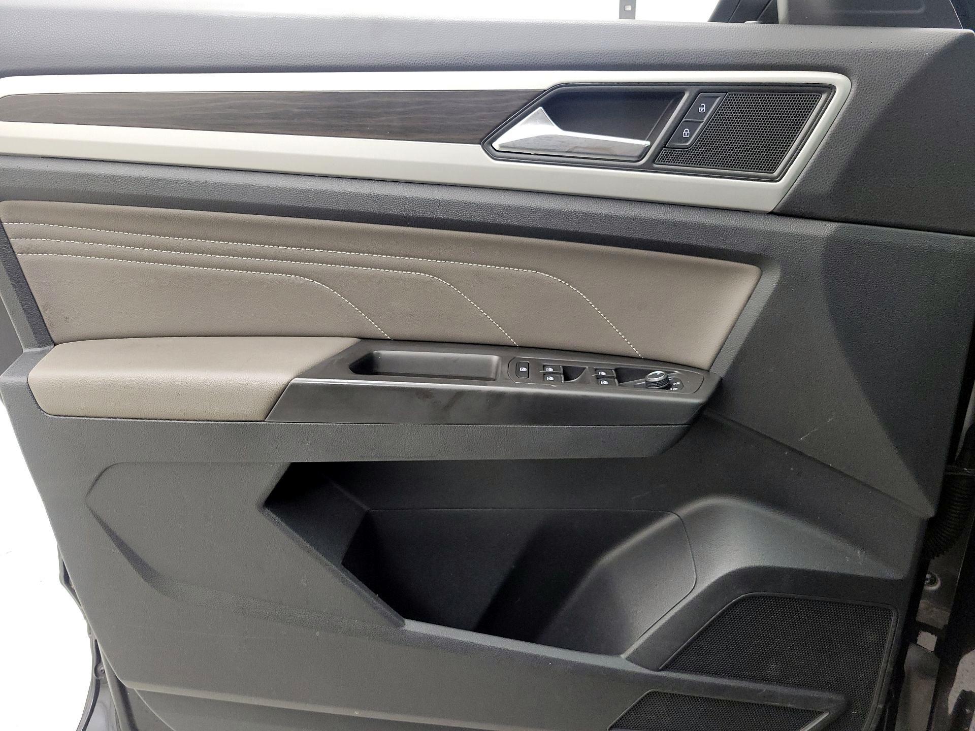 Thumbnail: 2022 Volkswagen Atlas - 12