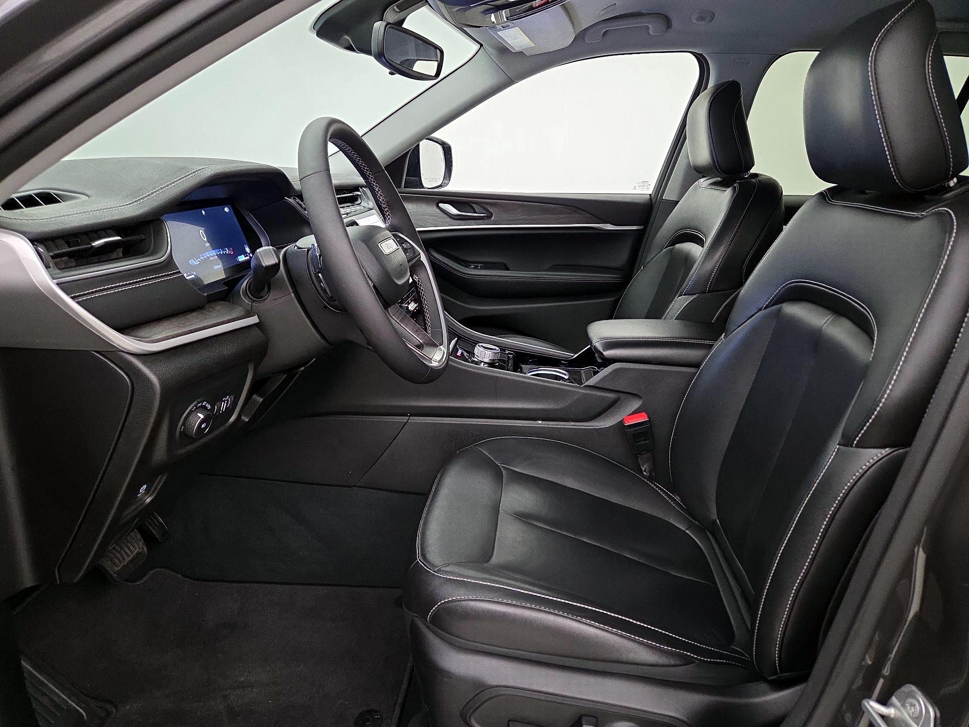 Thumbnail: 2023 Jeep Grand Cherokee - 11