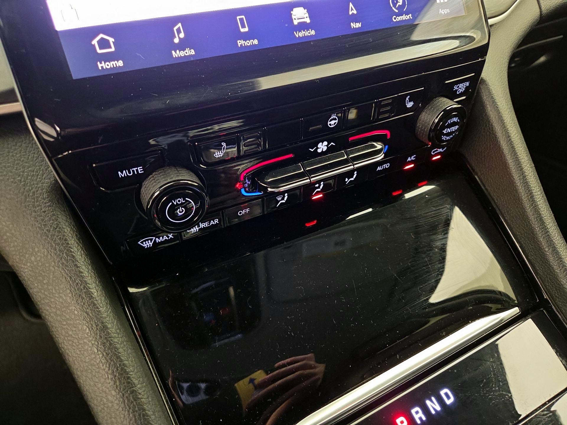 Thumbnail: 2023 Jeep Grand Cherokee - 16