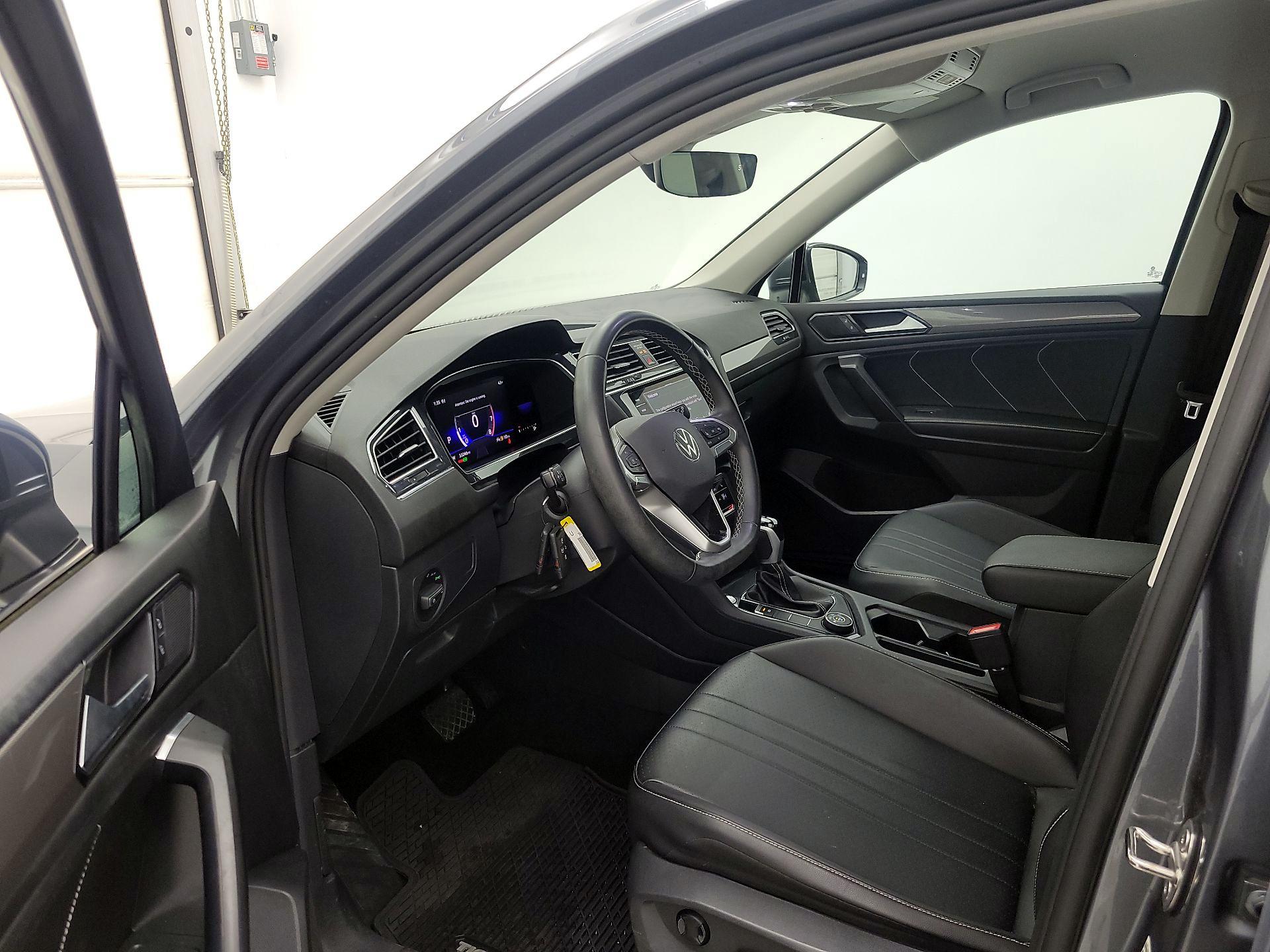 Thumbnail: 2023 Volkswagen Tiguan - 11
