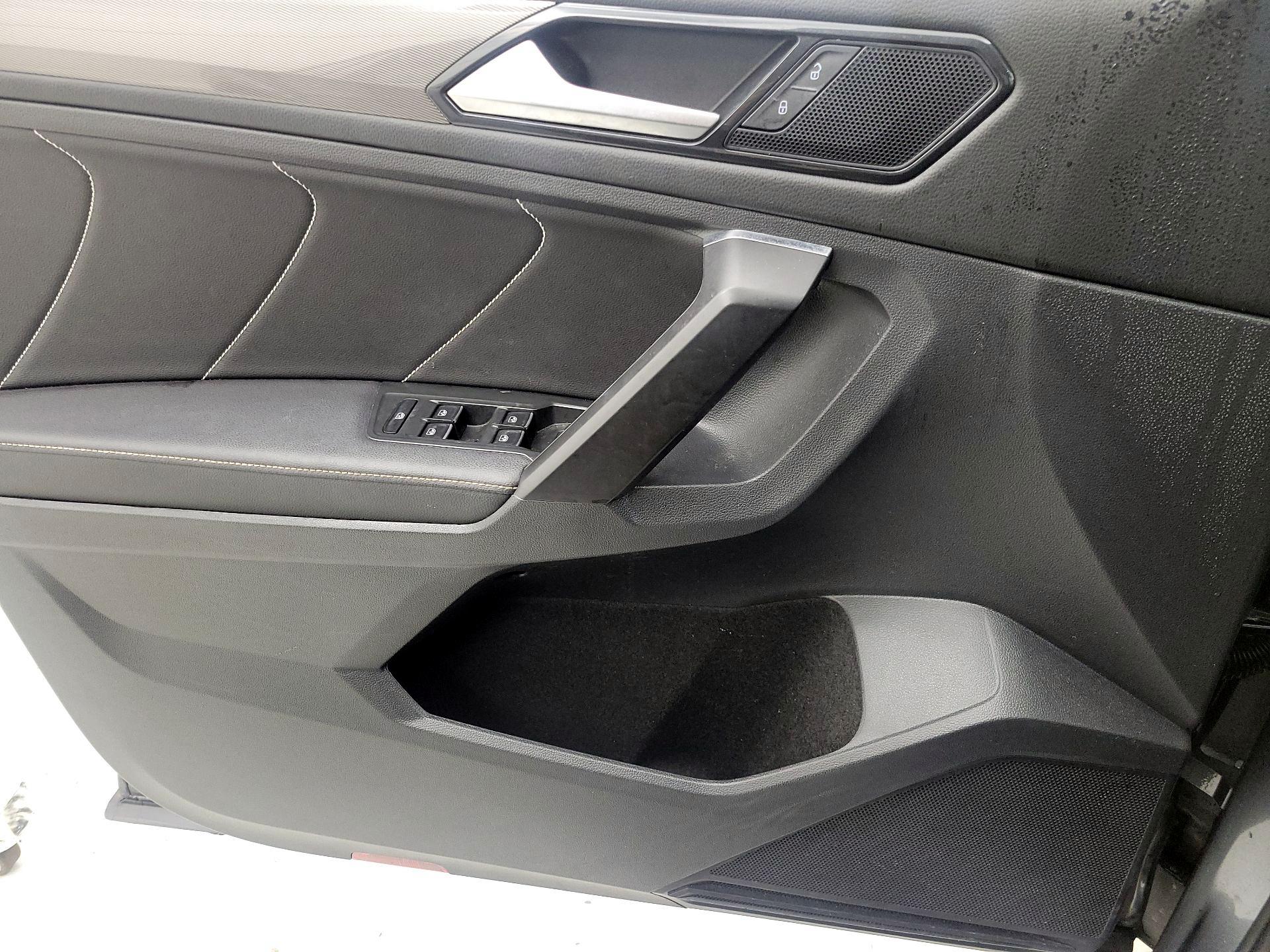 Thumbnail: 2023 Volkswagen Tiguan - 12