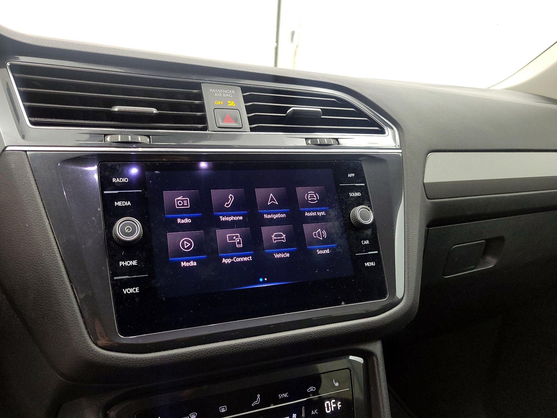 Thumbnail: 2023 Volkswagen Tiguan - 15