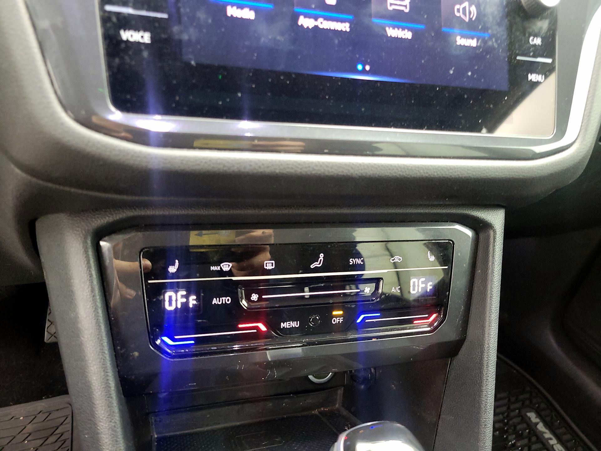 Thumbnail: 2023 Volkswagen Tiguan - 16