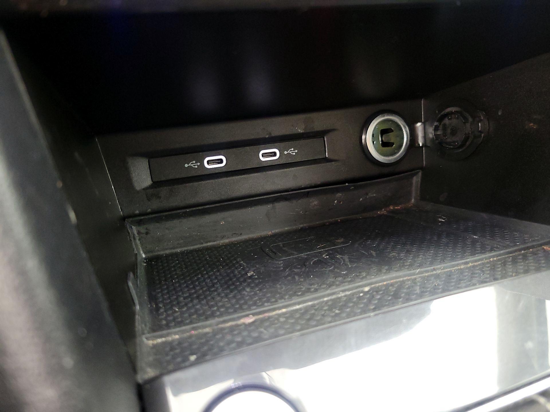 Thumbnail: 2023 Volkswagen Tiguan - 18