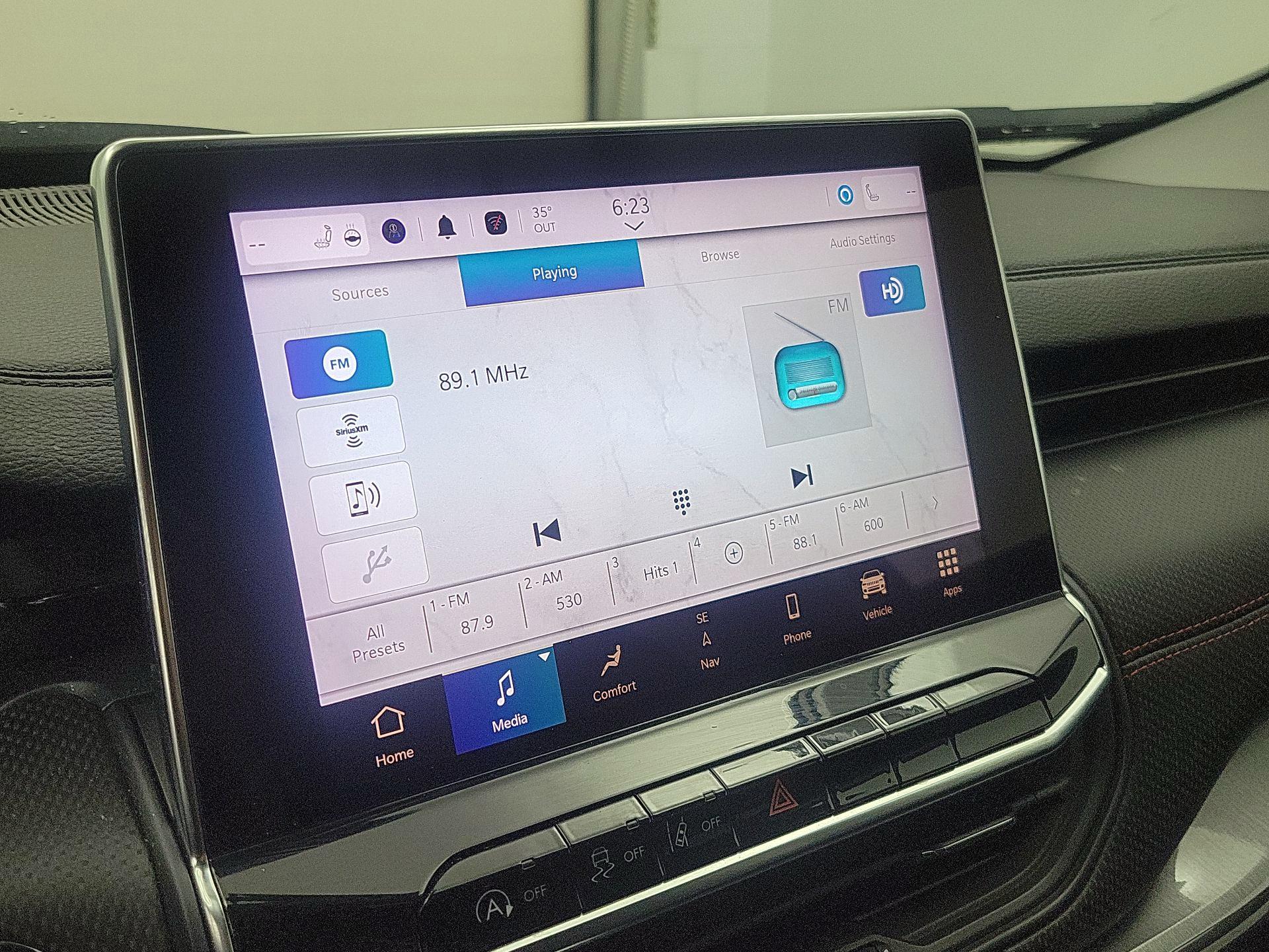 Thumbnail: 2022 Jeep Compass - 16