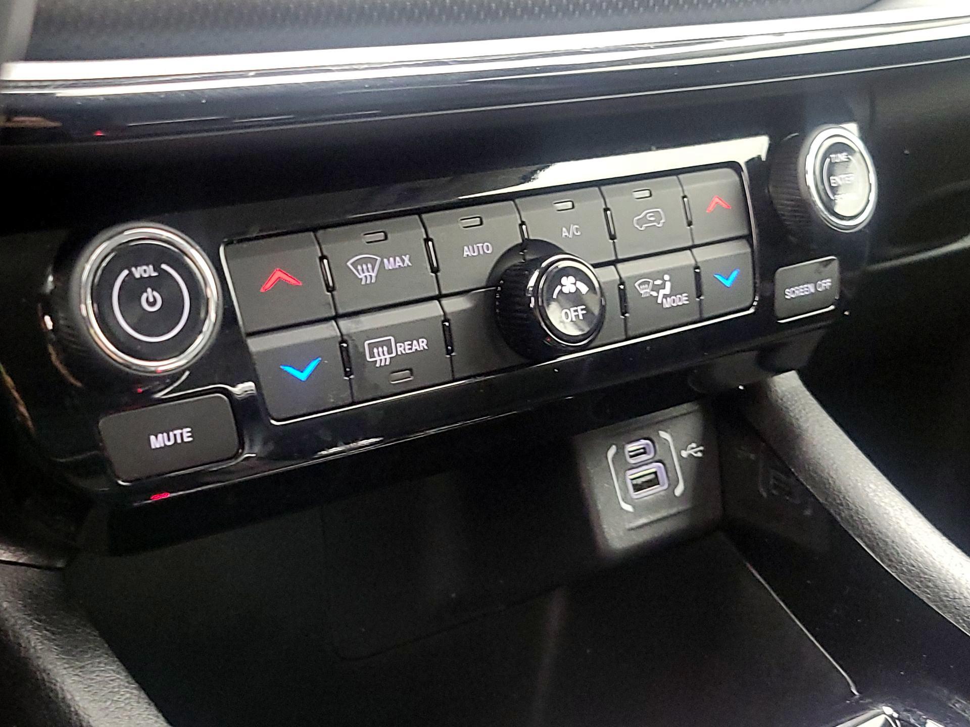 Thumbnail: 2022 Jeep Compass - 17