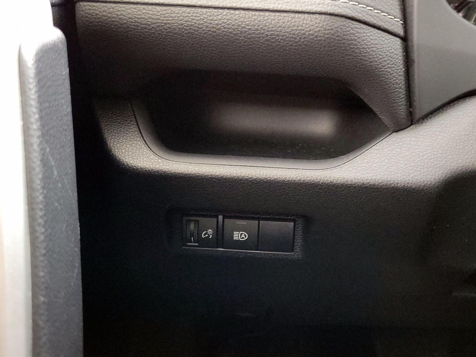 Thumbnail: 2019 Toyota RAV4 - 13