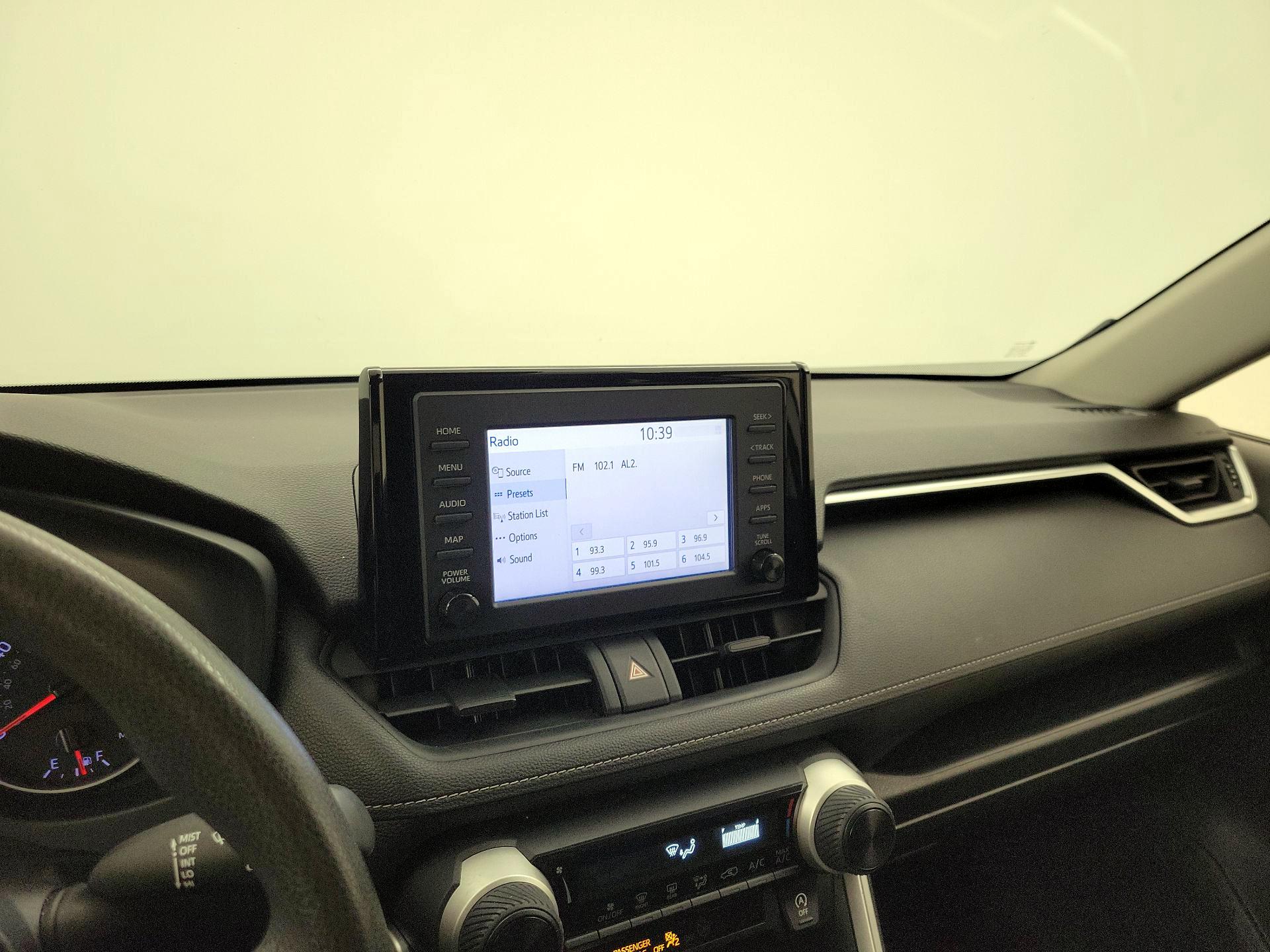 Thumbnail: 2019 Toyota RAV4 - 15