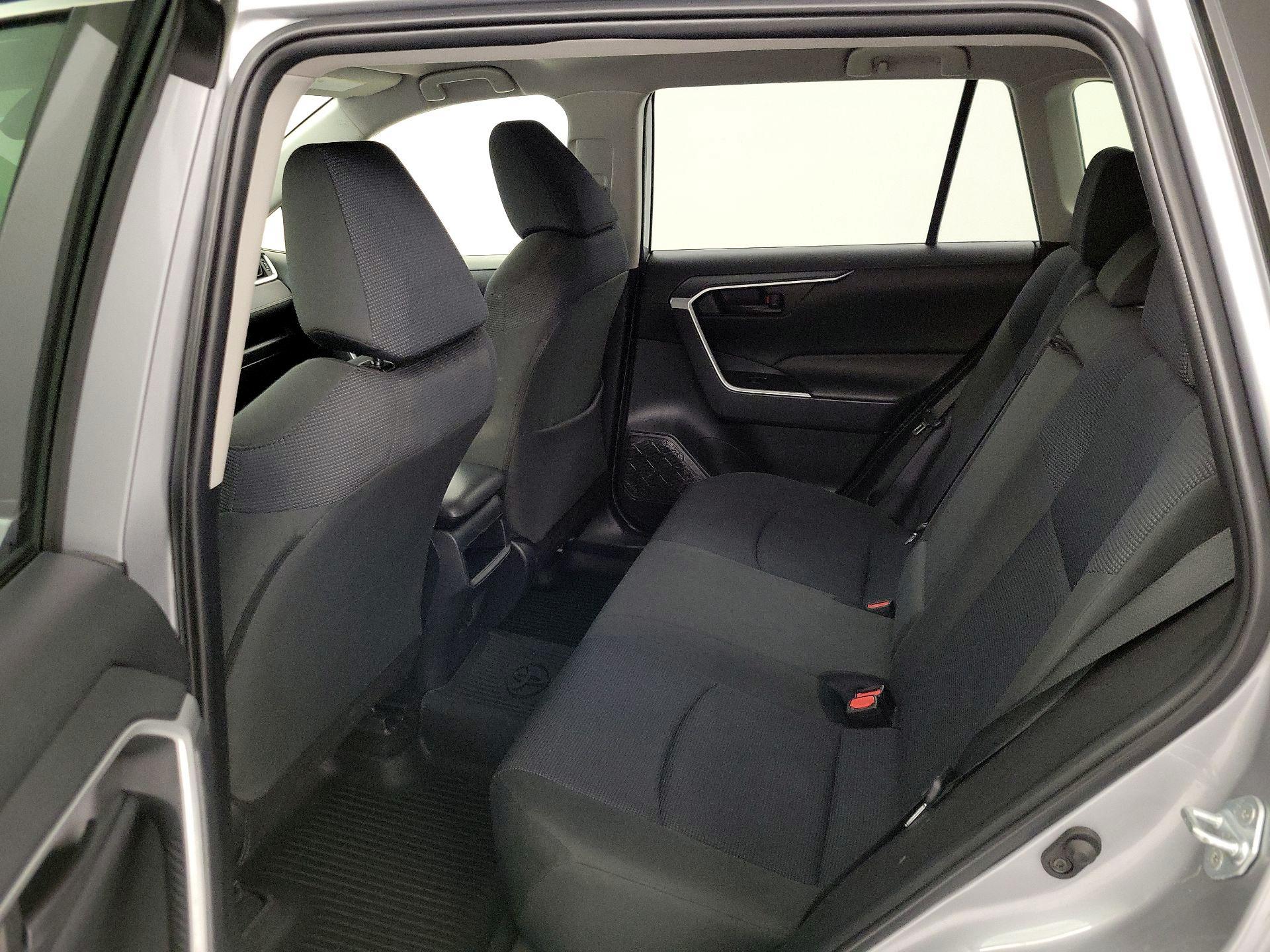 Thumbnail: 2019 Toyota RAV4 - 19