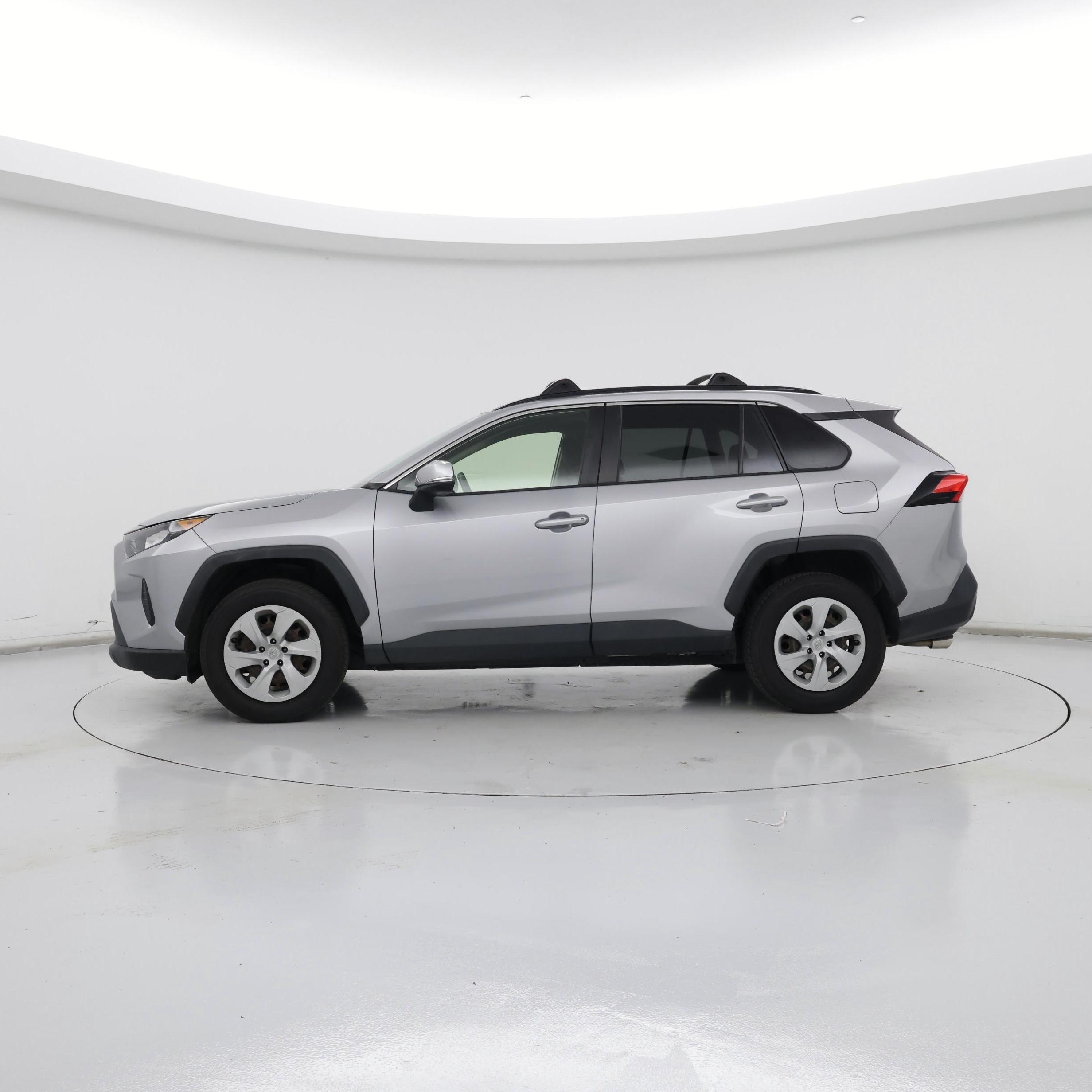 Thumbnail: 2019 Toyota RAV4 - 3