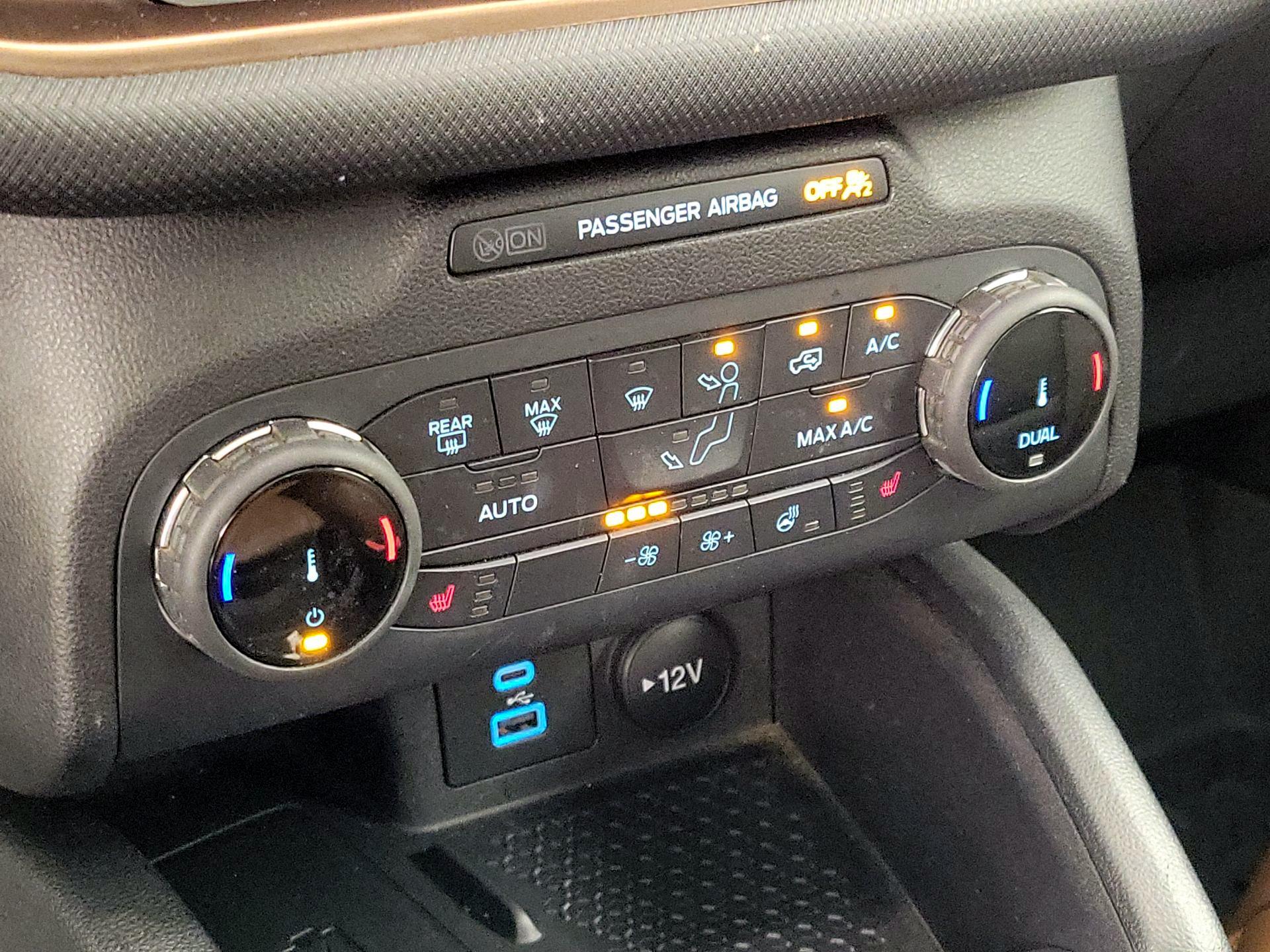 Thumbnail: 2022 Ford Bronco Sport - 16