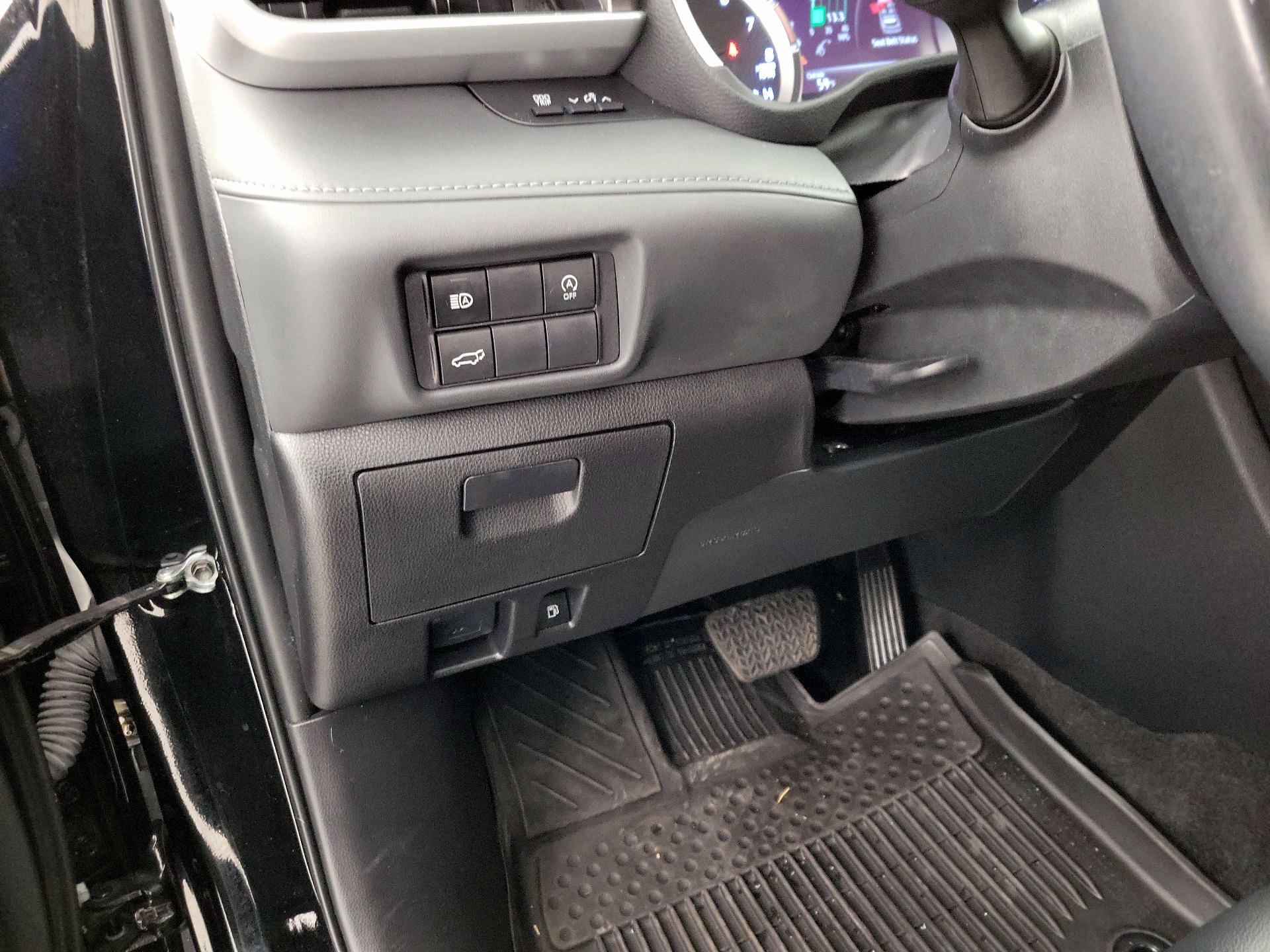 Thumbnail: 2023 Toyota Highlander - 13