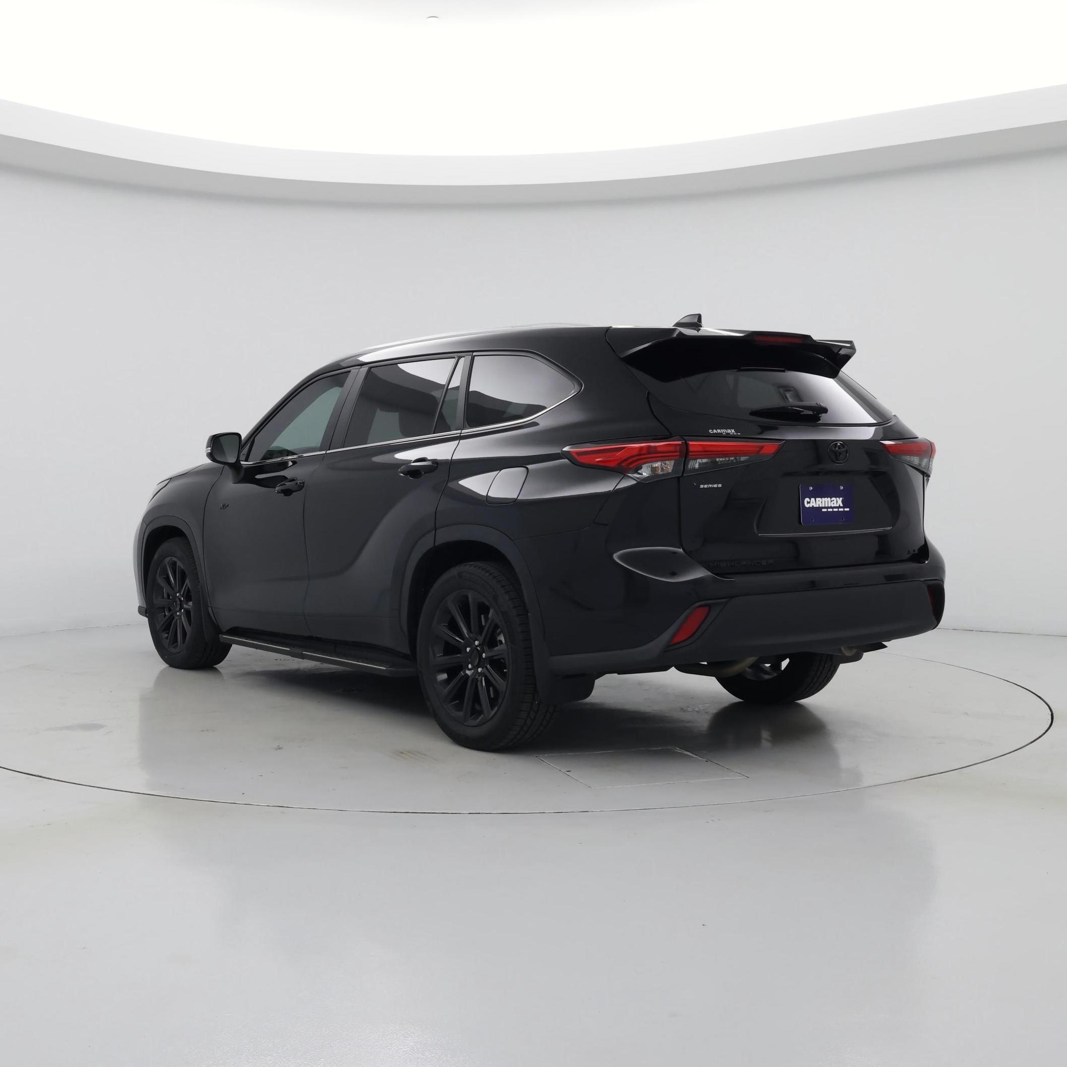 Thumbnail: 2023 Toyota Highlander - 2