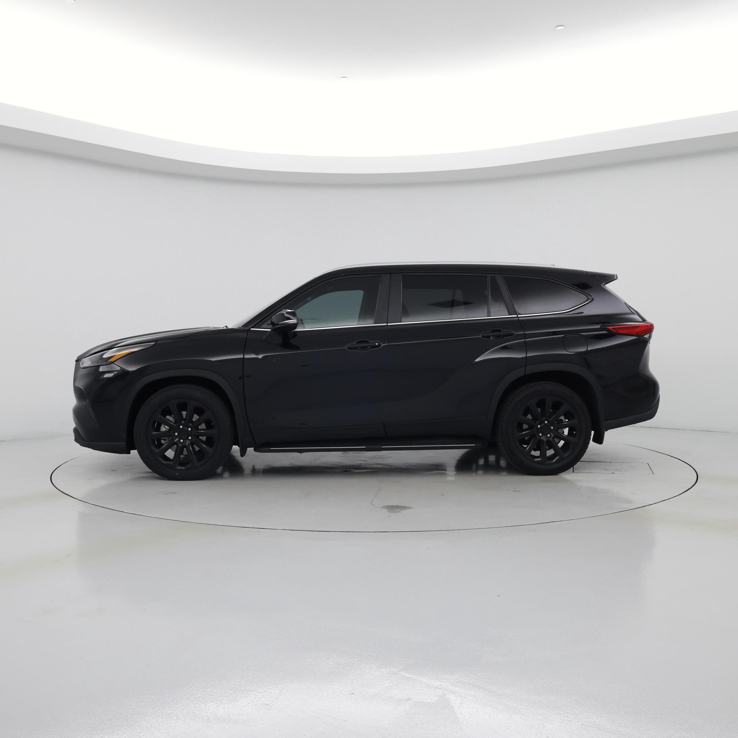 Thumbnail: 2023 Toyota Highlander - 3