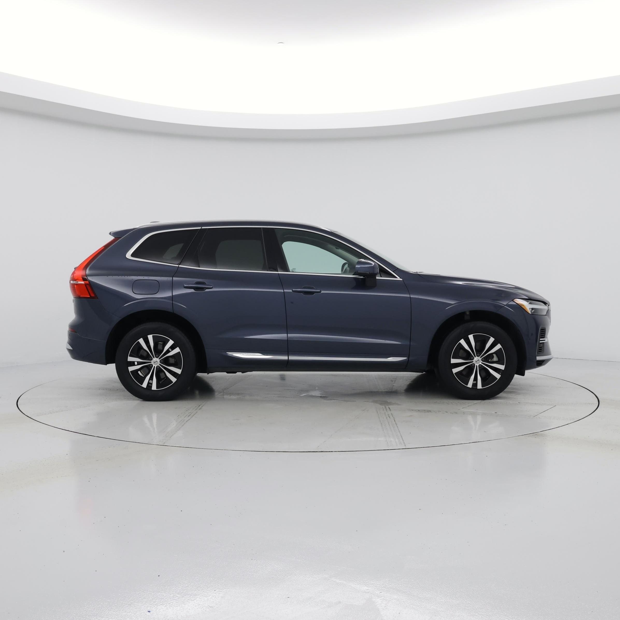Thumbnail: 2022 Volvo XC60 - 7