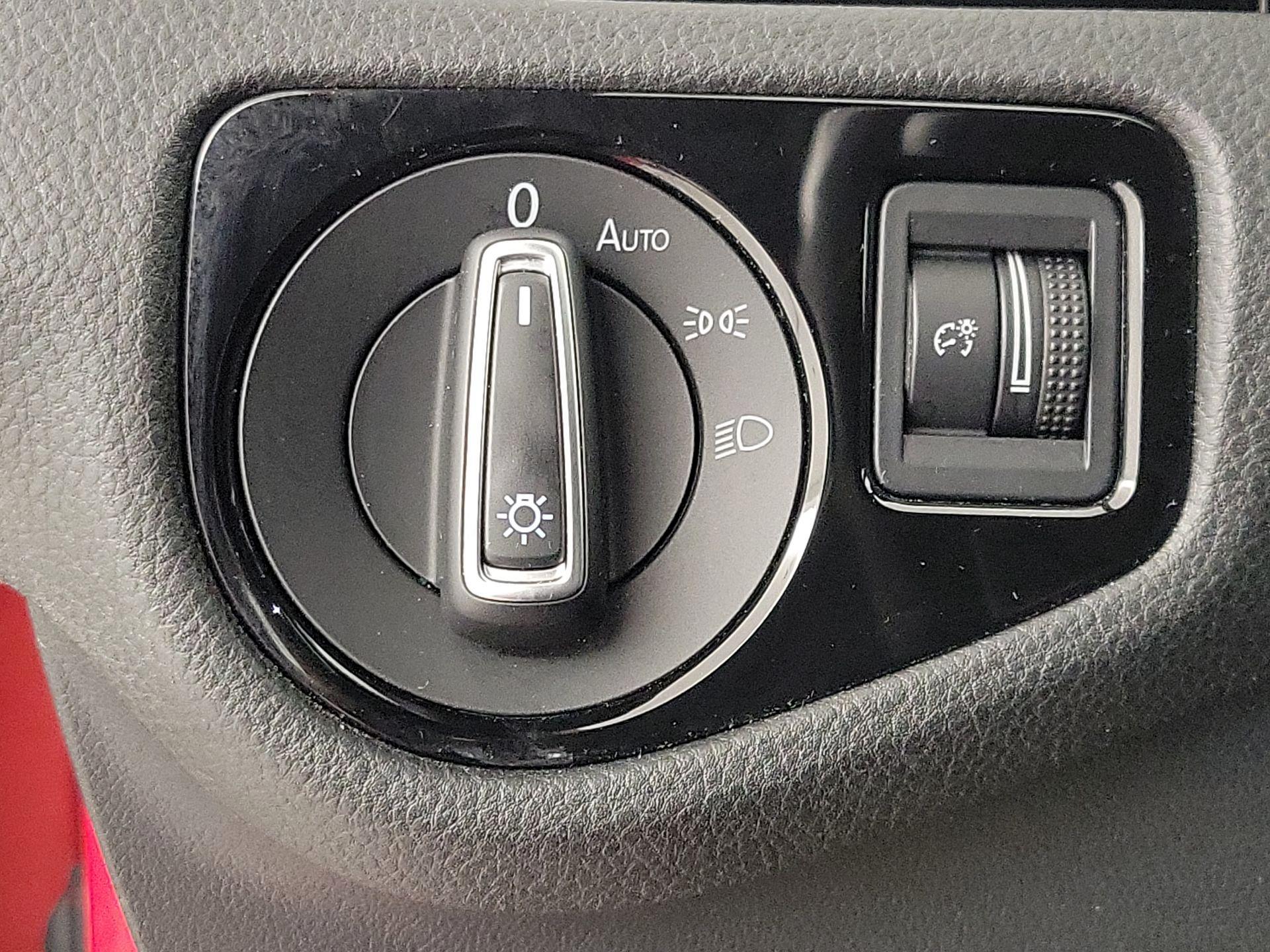 Thumbnail: 2019 Volkswagen Golf - 13