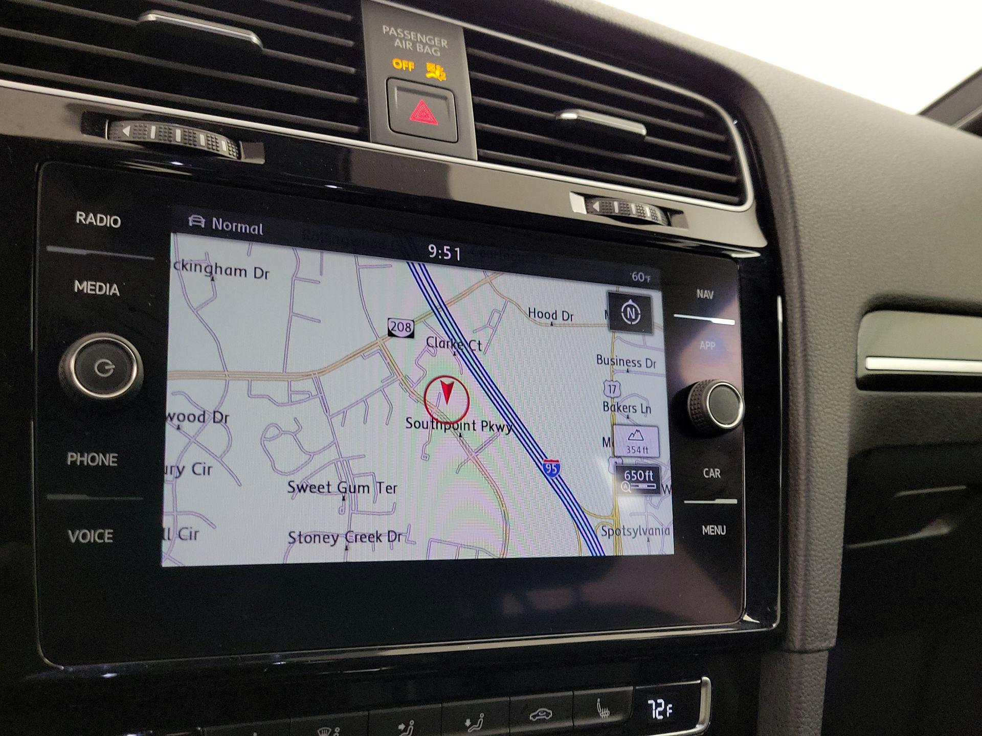 Thumbnail: 2019 Volkswagen Golf - 14