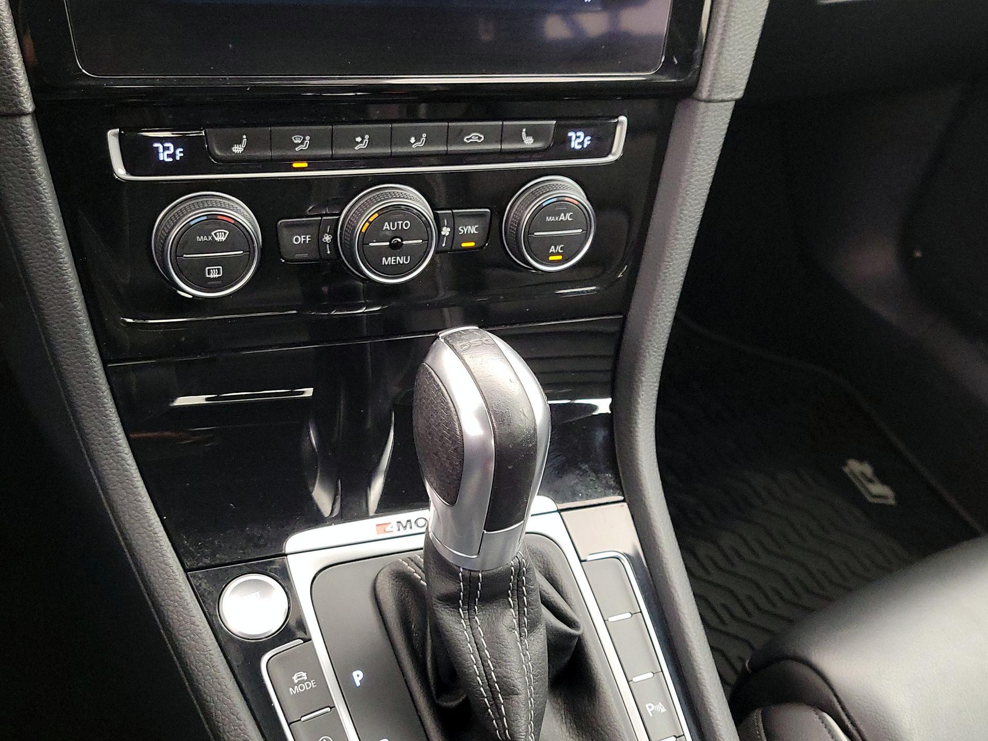 Thumbnail: 2019 Volkswagen Golf - 17