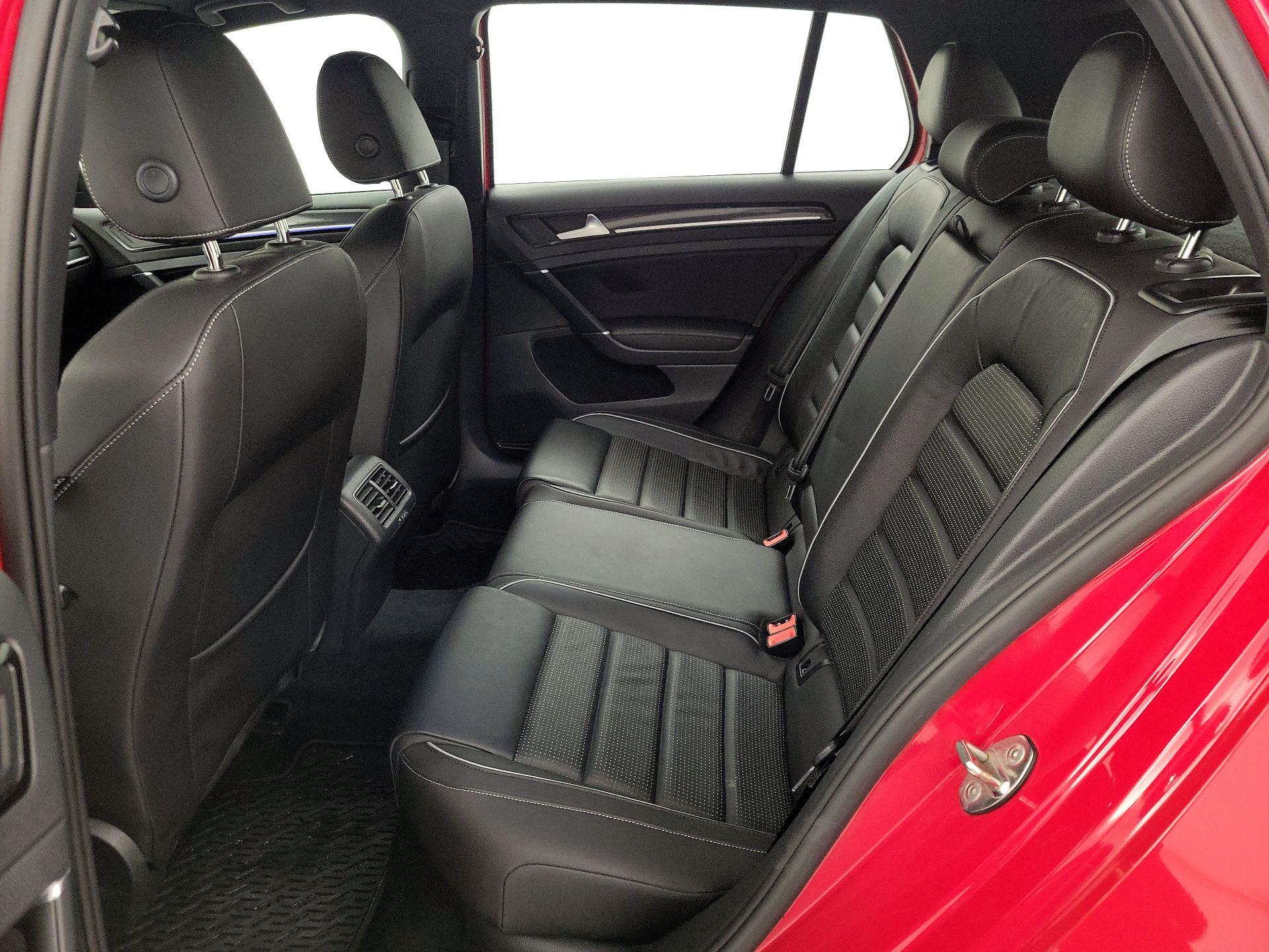 Thumbnail: 2019 Volkswagen Golf - 20