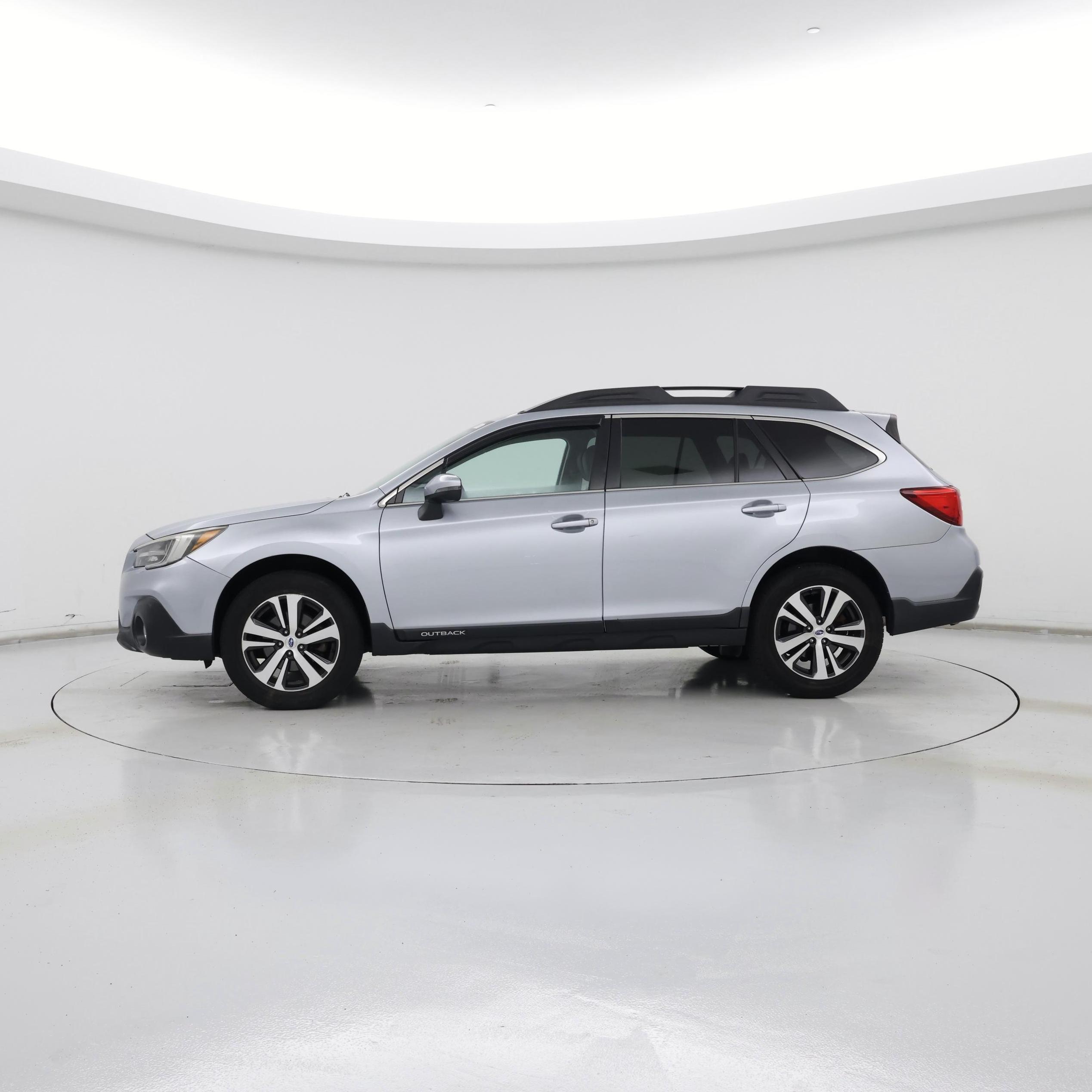 Thumbnail: 2018 Subaru Outback - 3