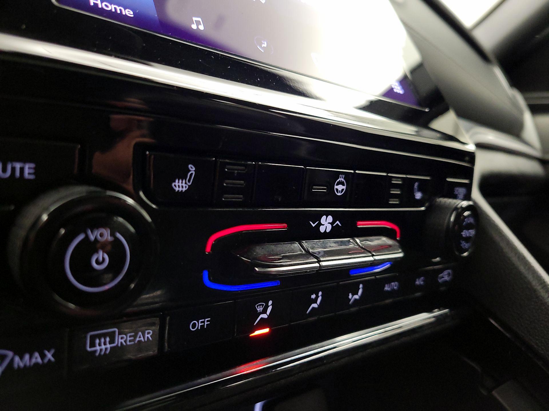 Thumbnail: 2023 Jeep Grand Cherokee - 16