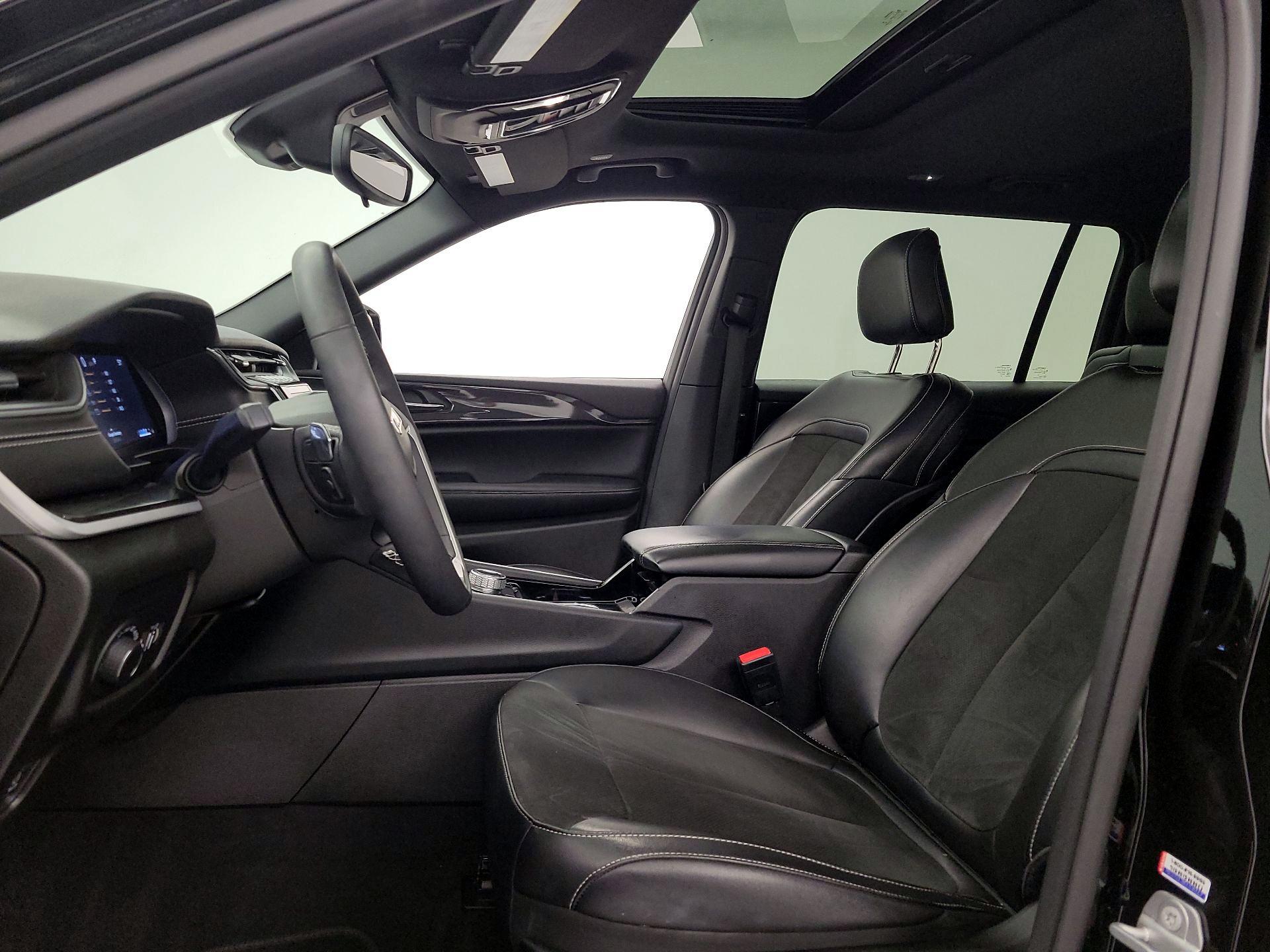 Thumbnail: 2023 Jeep Grand Cherokee L - 19