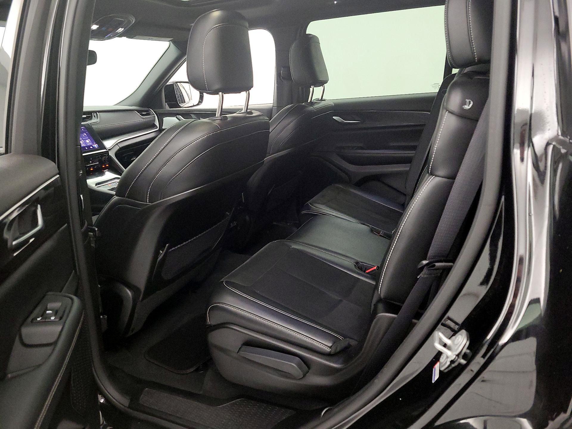 Thumbnail: 2023 Jeep Grand Cherokee L - 20