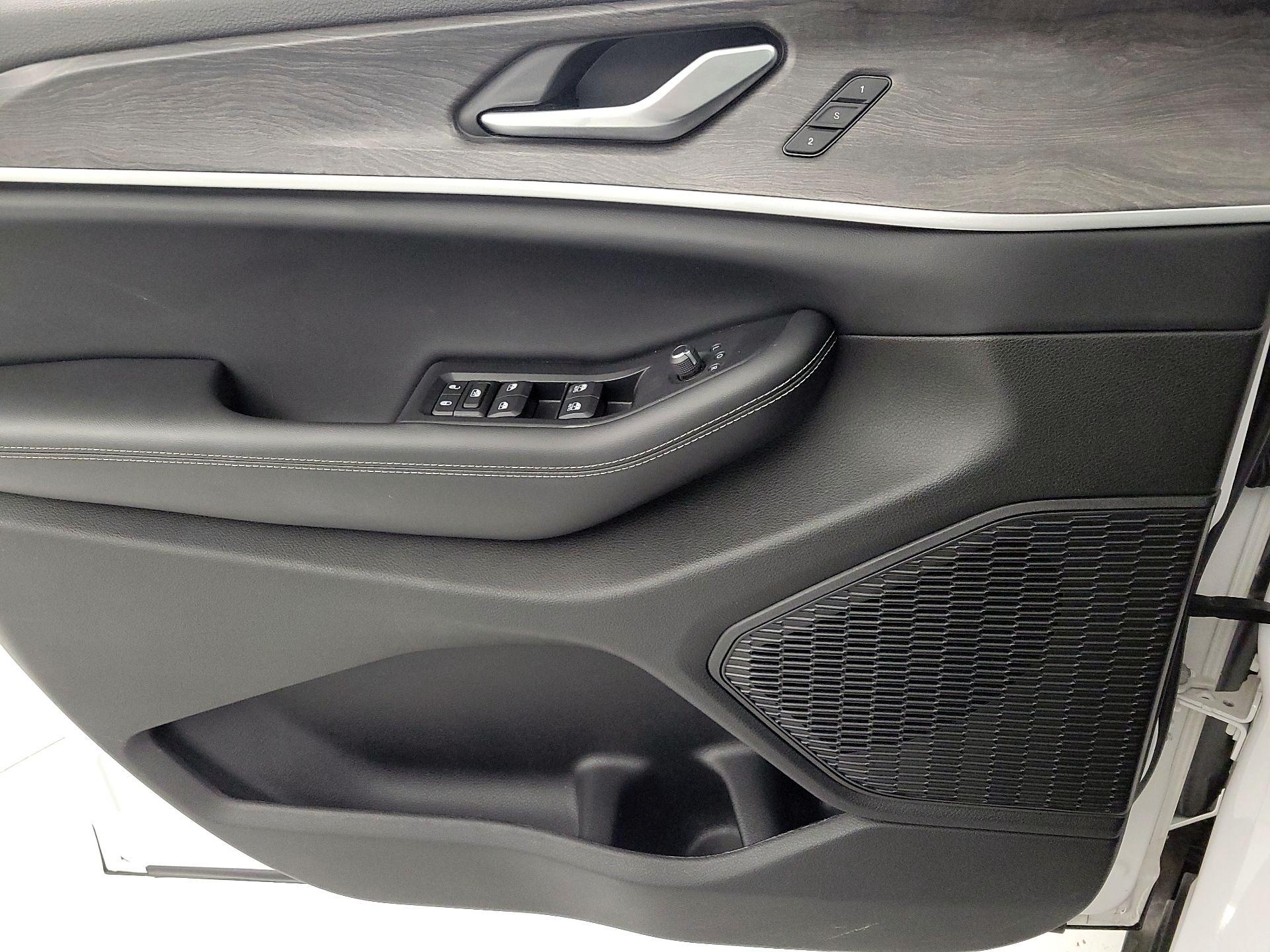 Thumbnail: 2023 Jeep Grand Cherokee - 12