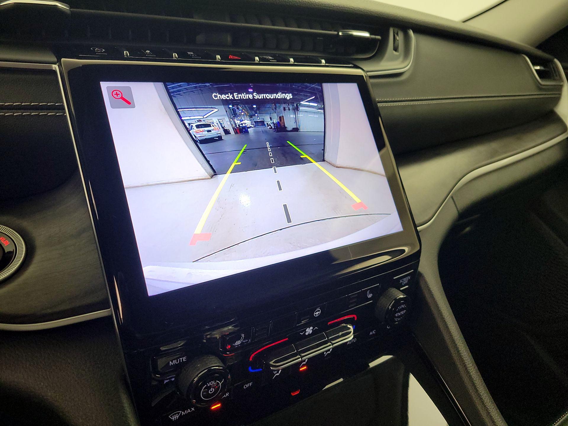 Thumbnail: 2023 Jeep Grand Cherokee - 15