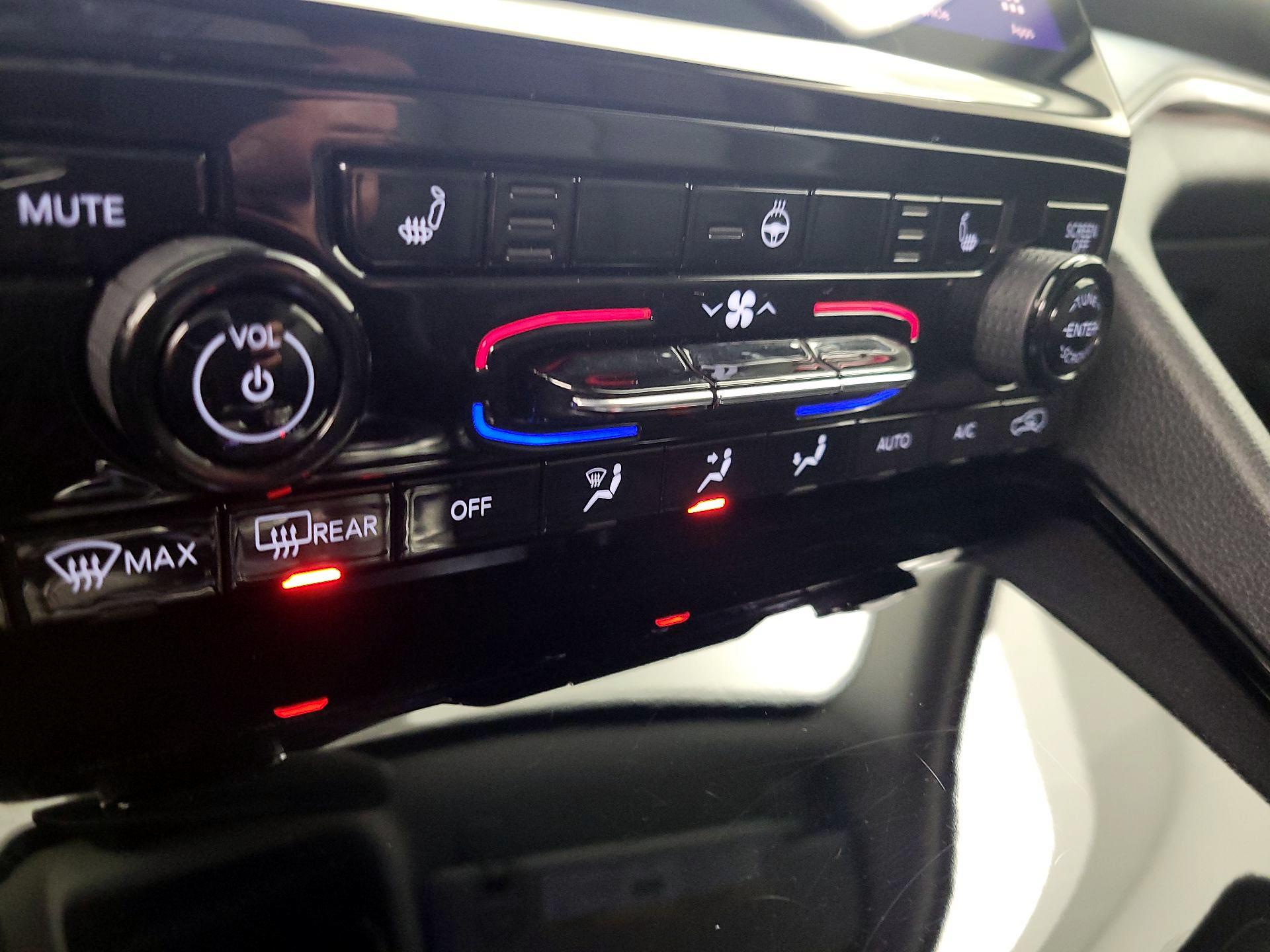 Thumbnail: 2023 Jeep Grand Cherokee - 17