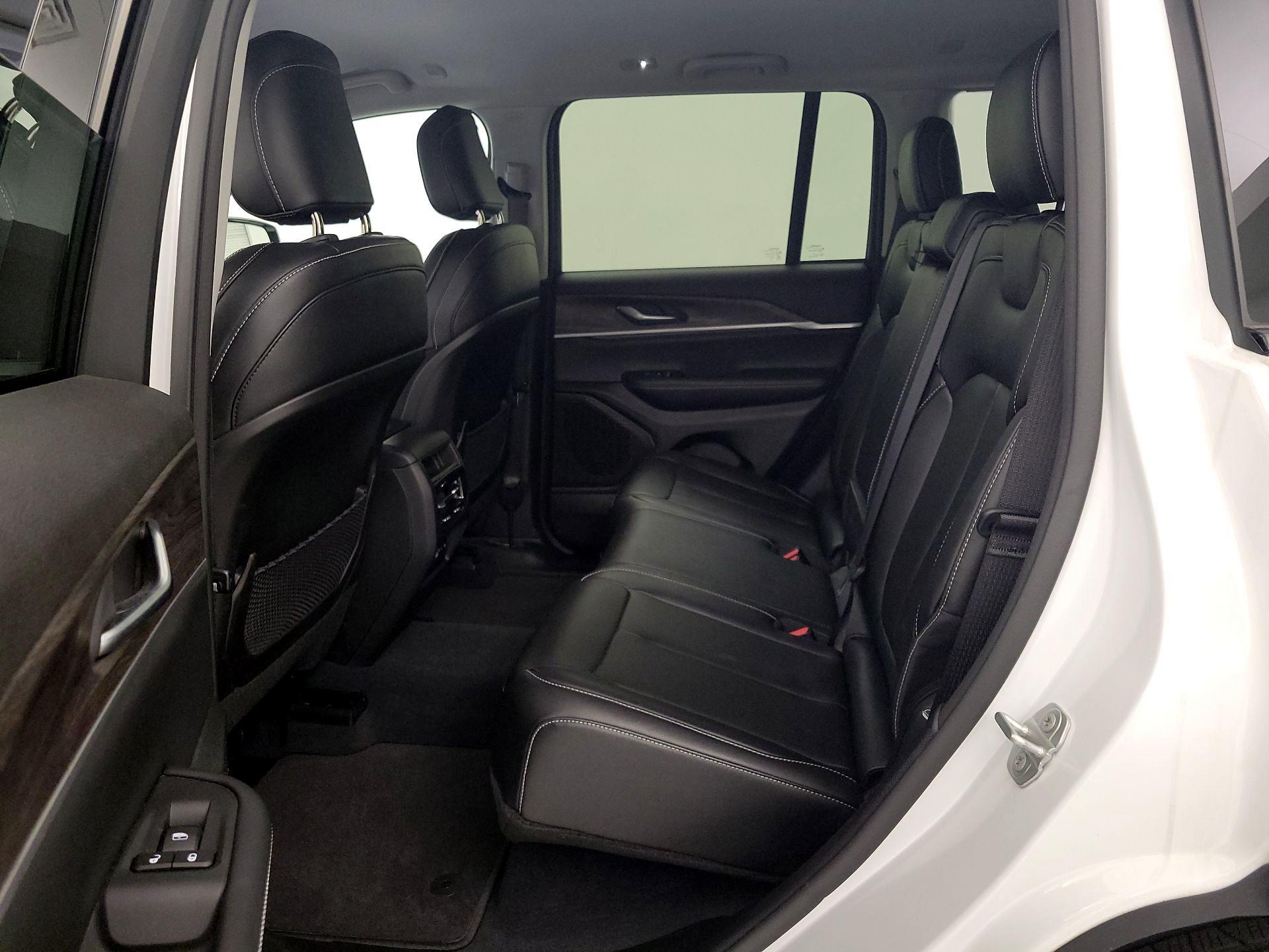 Thumbnail: 2023 Jeep Grand Cherokee - 20