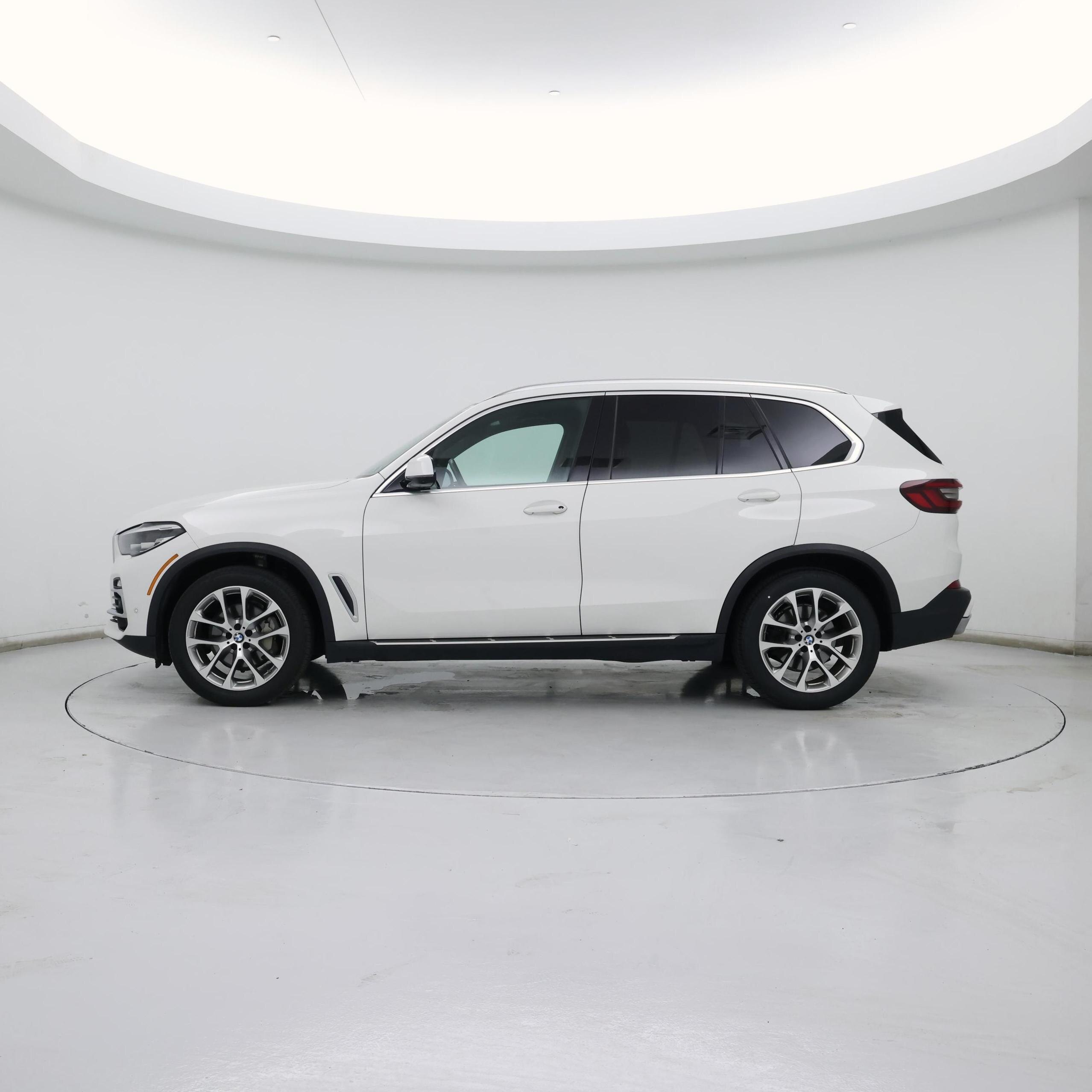 Thumbnail: 2021 BMW X5 - 3