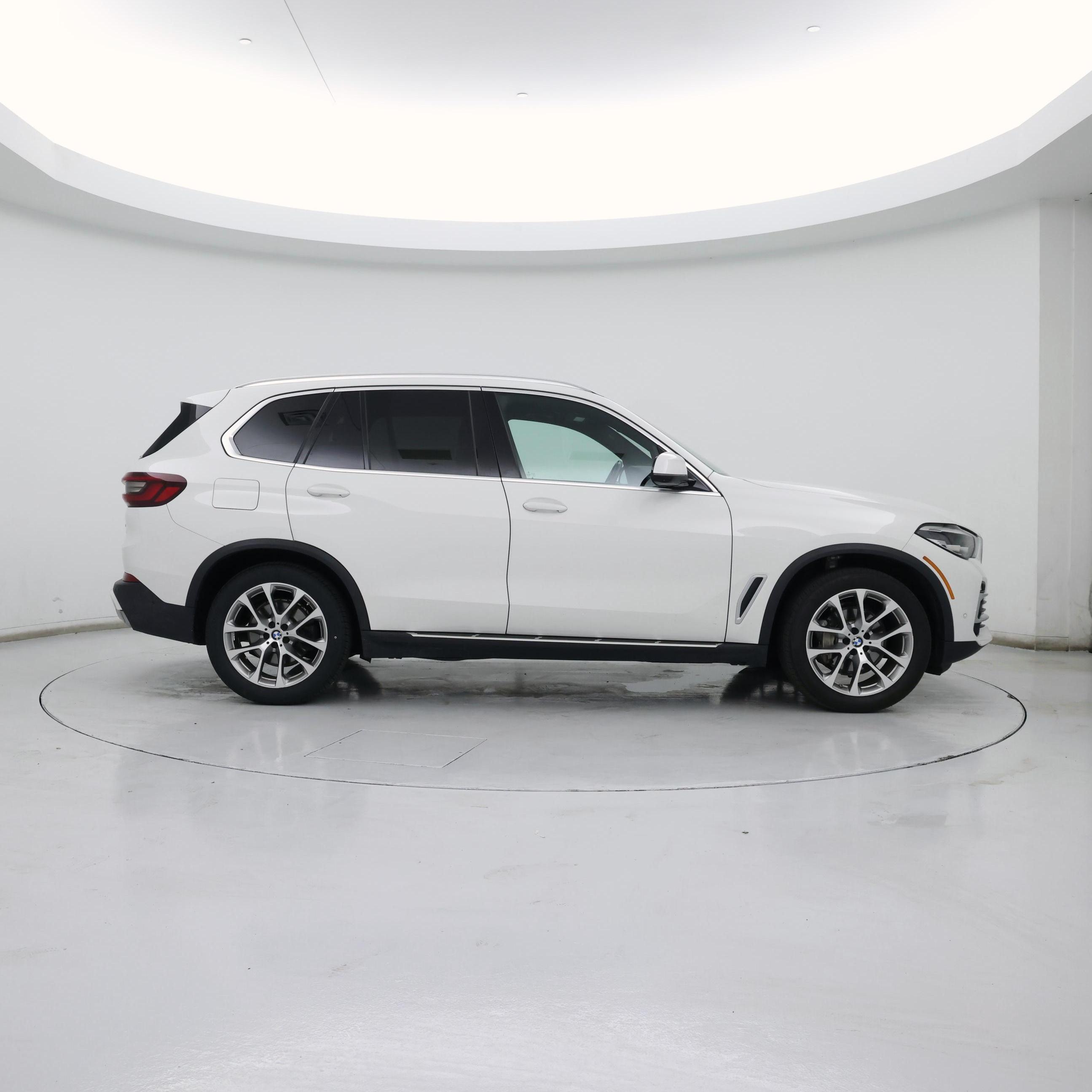 Thumbnail: 2021 BMW X5 - 7