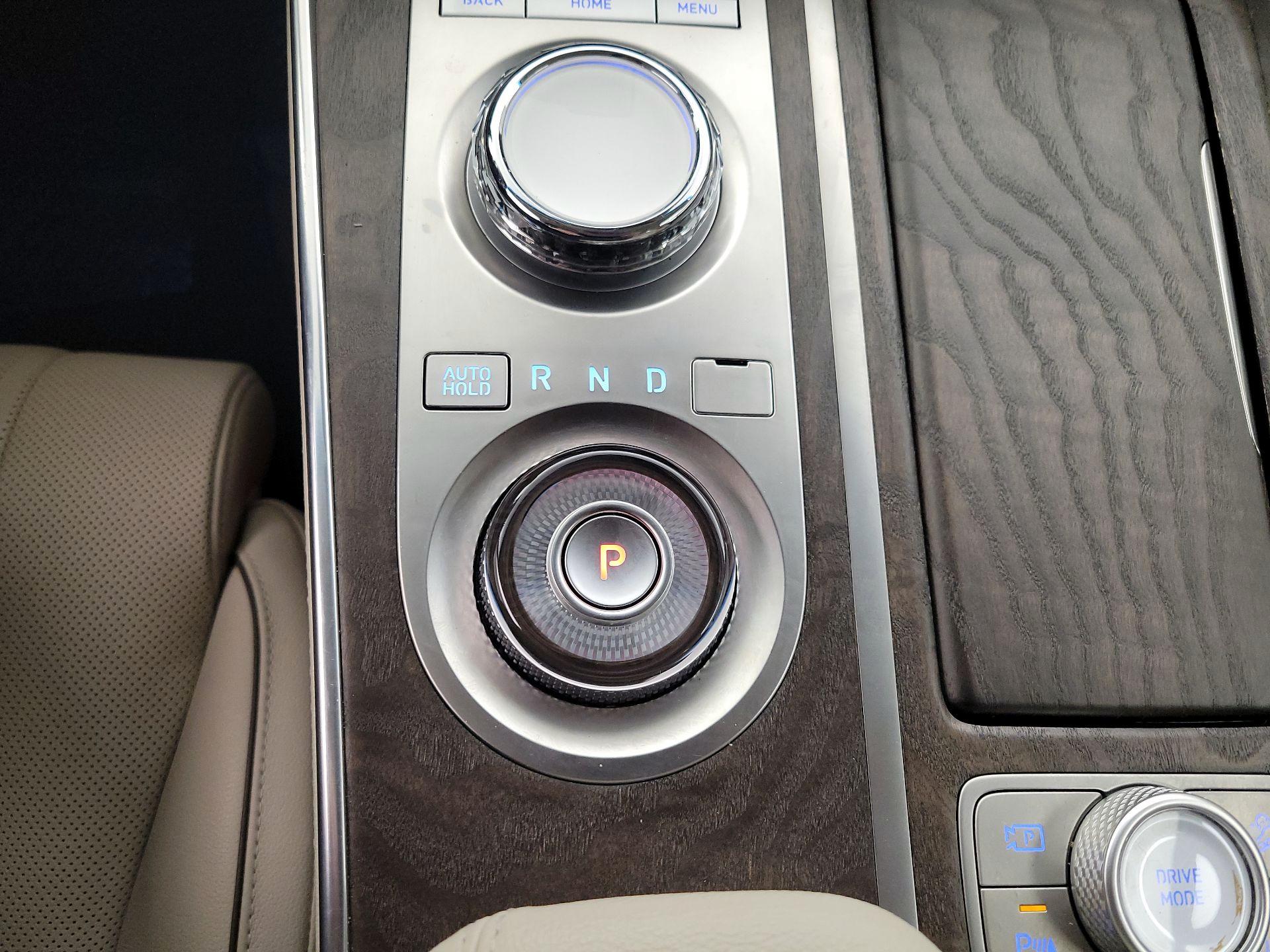 Thumbnail: 2023 Genesis GV80 - 18