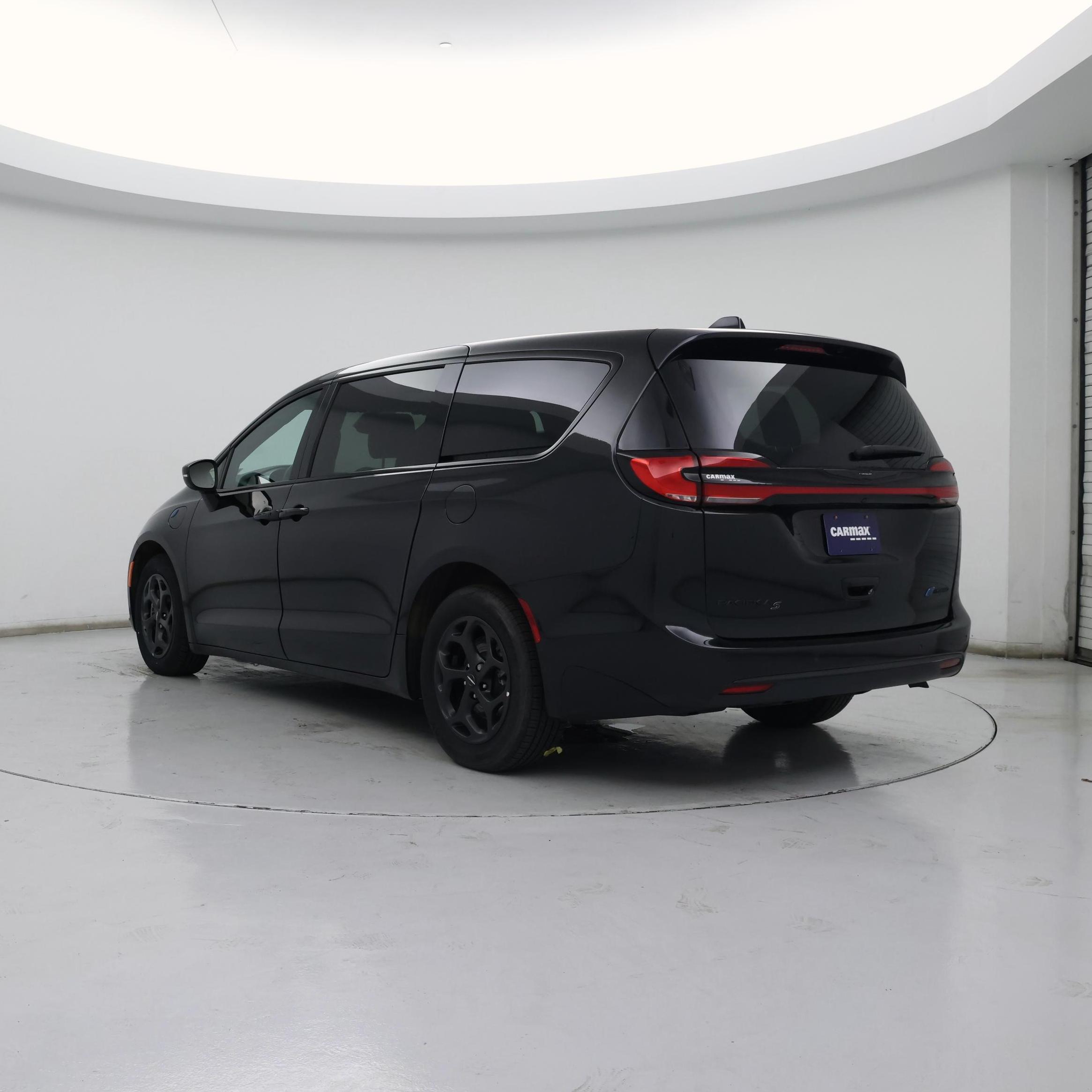 Thumbnail: 2023 Chrysler Pacifica - 2