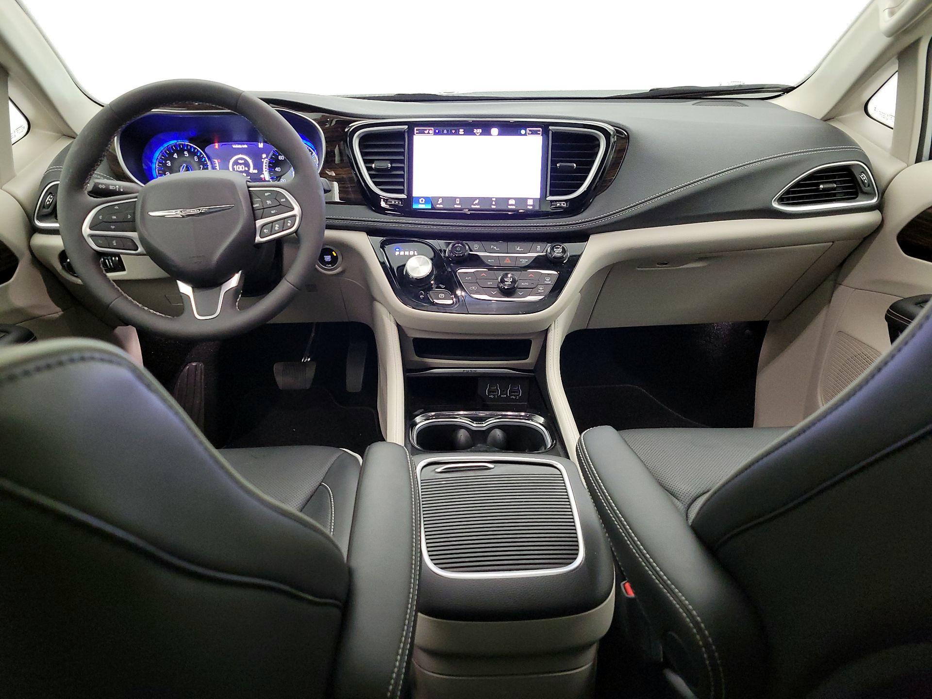 Thumbnail: 2023 Chrysler Pacifica - 9