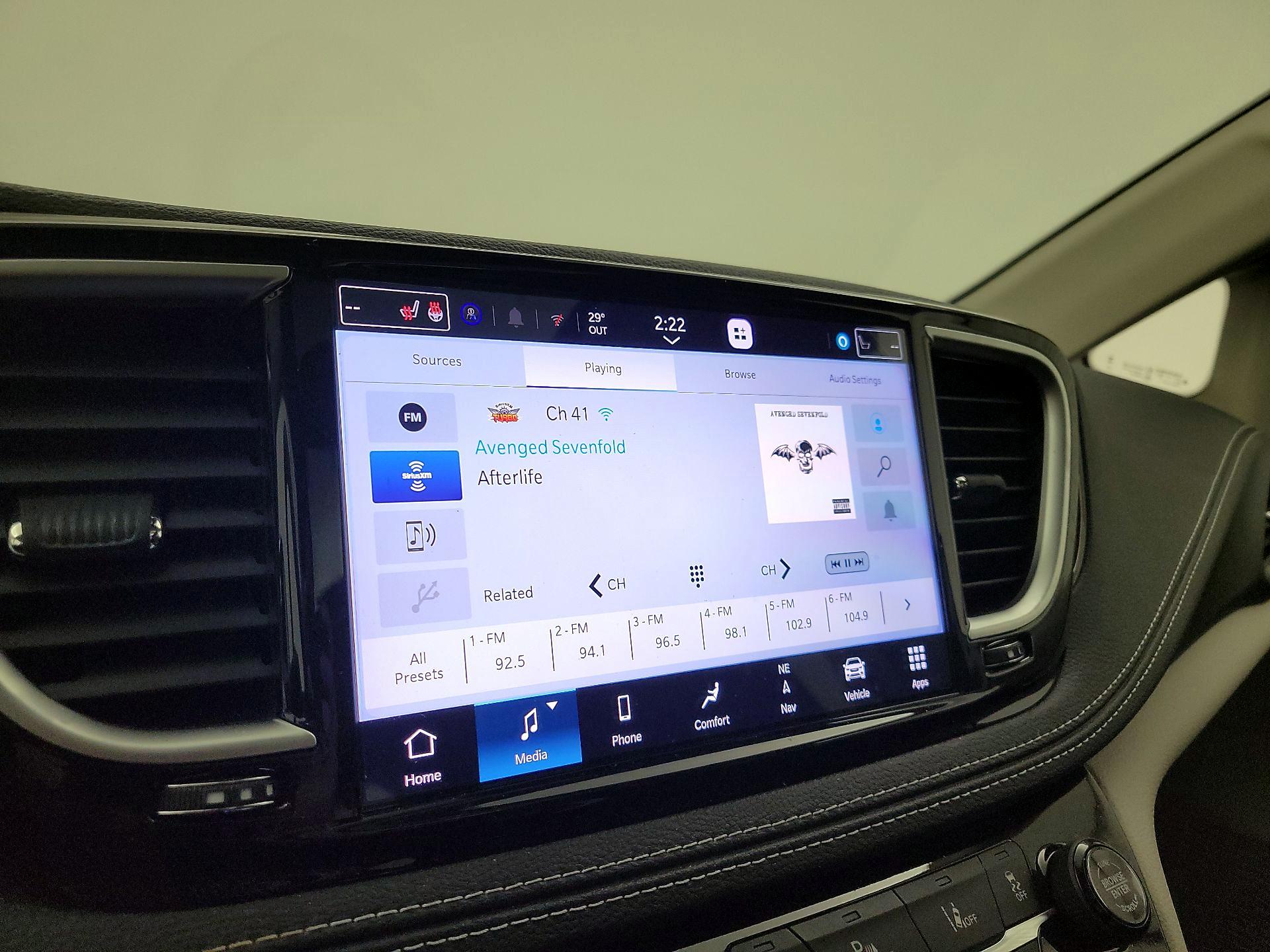 Thumbnail: 2023 Chrysler Pacifica - 16